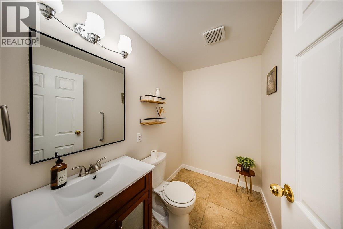 1021 Regan Crescent, Trail, British Columbia V1R 1C2 - Photo 7 - 10397299