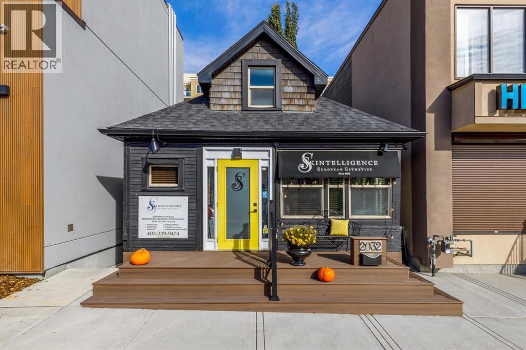2032 34 Avenue SW, Calgary, Alberta  T2T 2C3 - Photo 3 - A2290615