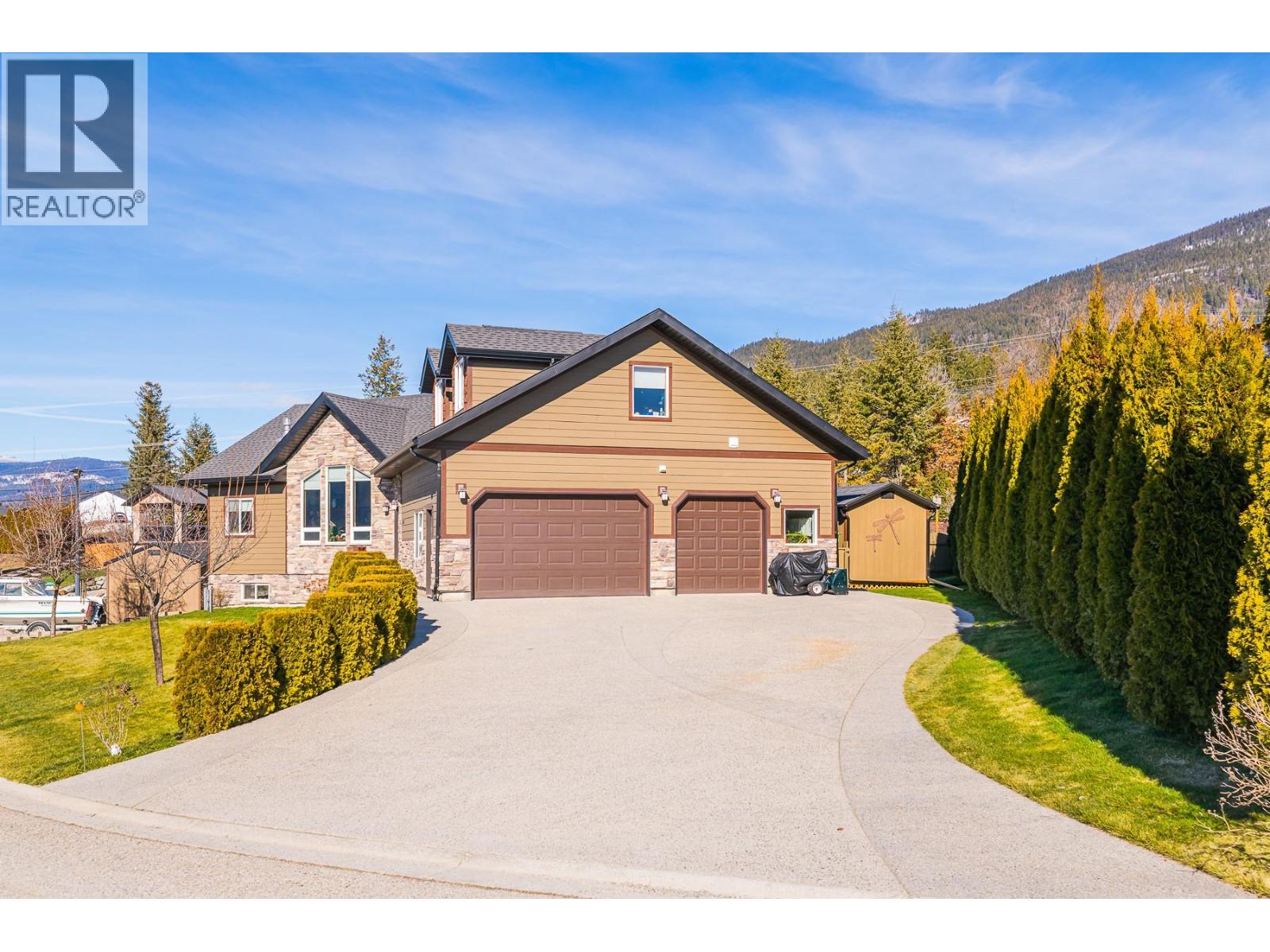 1021 Kootenay Place, Creston, British Columbia