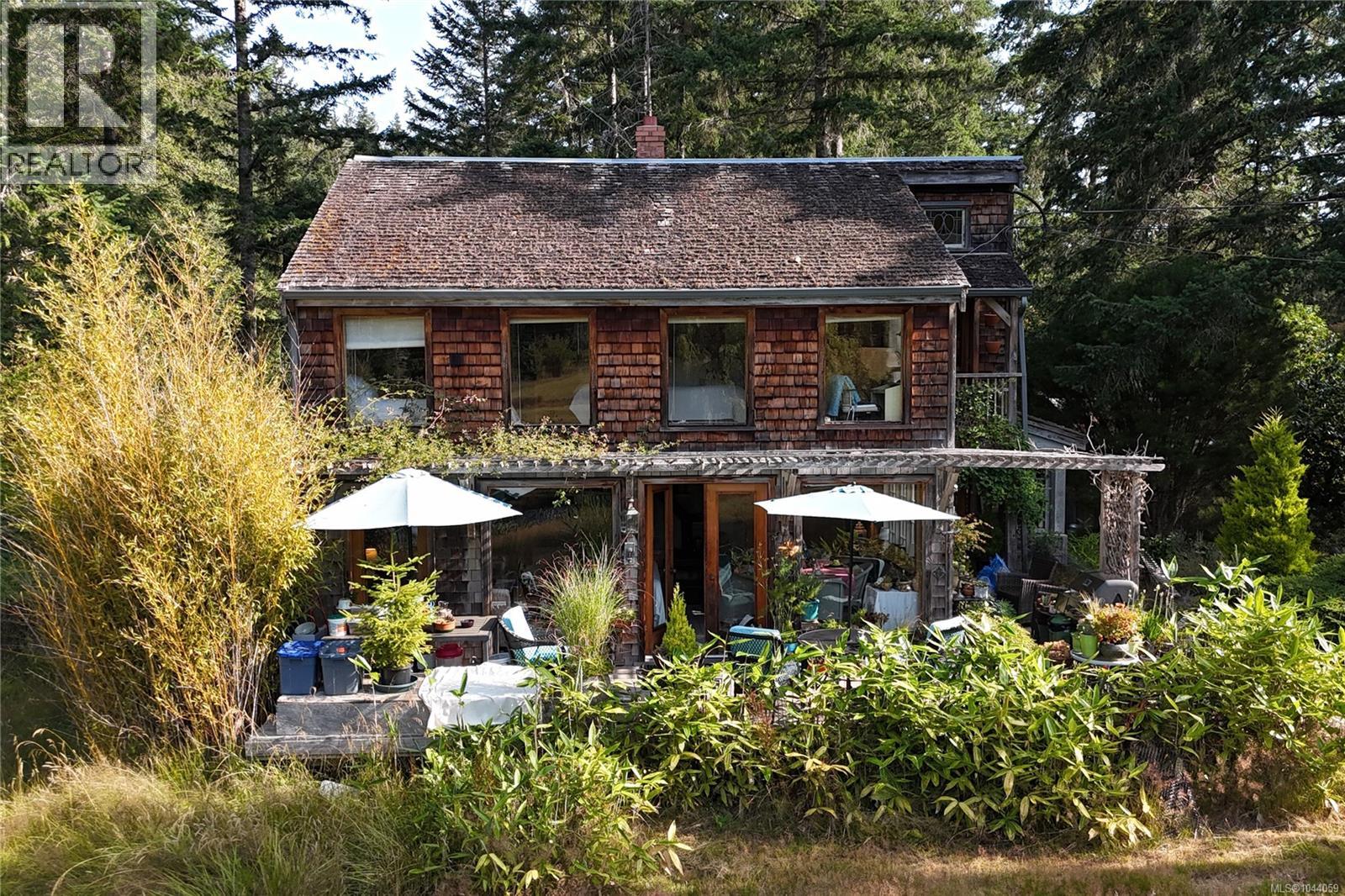 190 McLennan Dr, Salt Spring, British Columbia