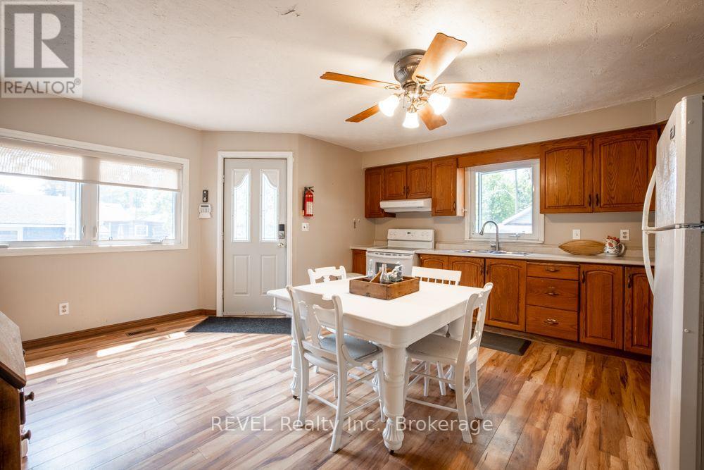 353 Oakwood Avenue, Fort Erie, Ontario  L0S 1B0 - Photo 3 - X13673664