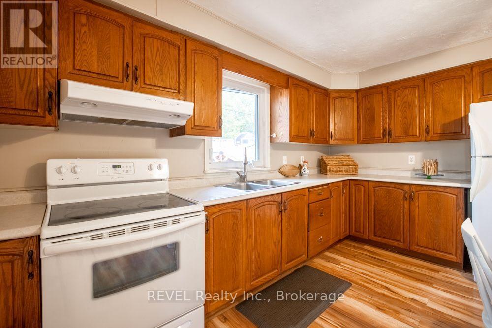 353 Oakwood Avenue, Fort Erie, Ontario  L0S 1B0 - Photo 5 - X13673664