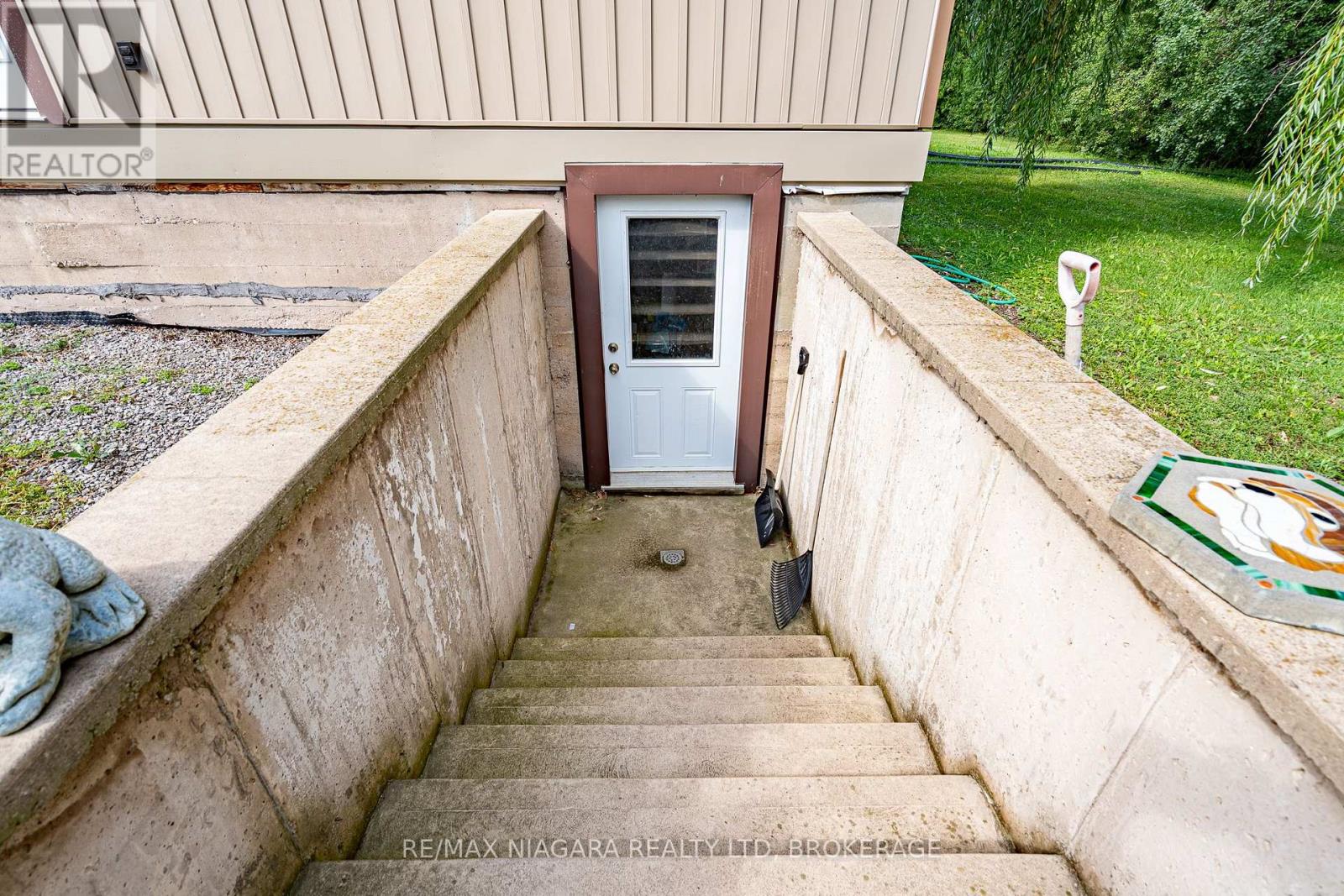 487 Four Mile Creek Road, Niagara-On-The-Lake (St. Davids), Ontario  L0S 1J0 - Photo 10 - X13673722