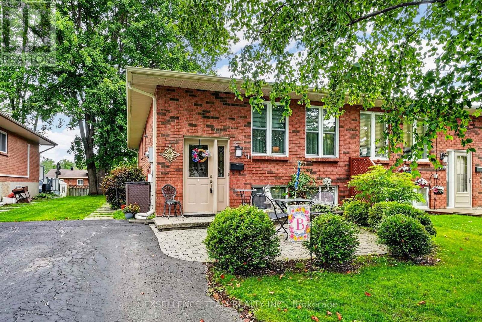111 GLEN OAKS COURT, Cornwall, Ontario
