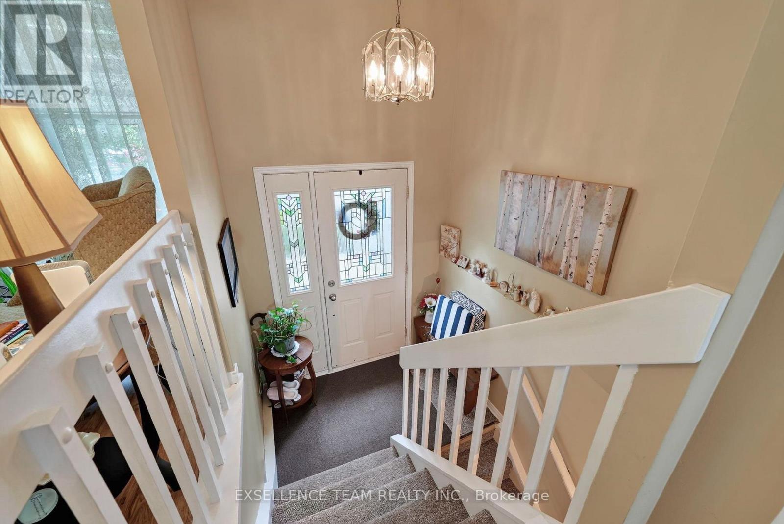 111 Glen Oaks Court, Cornwall, Ontario K6H 7E6 - Photo 3 - X13673654