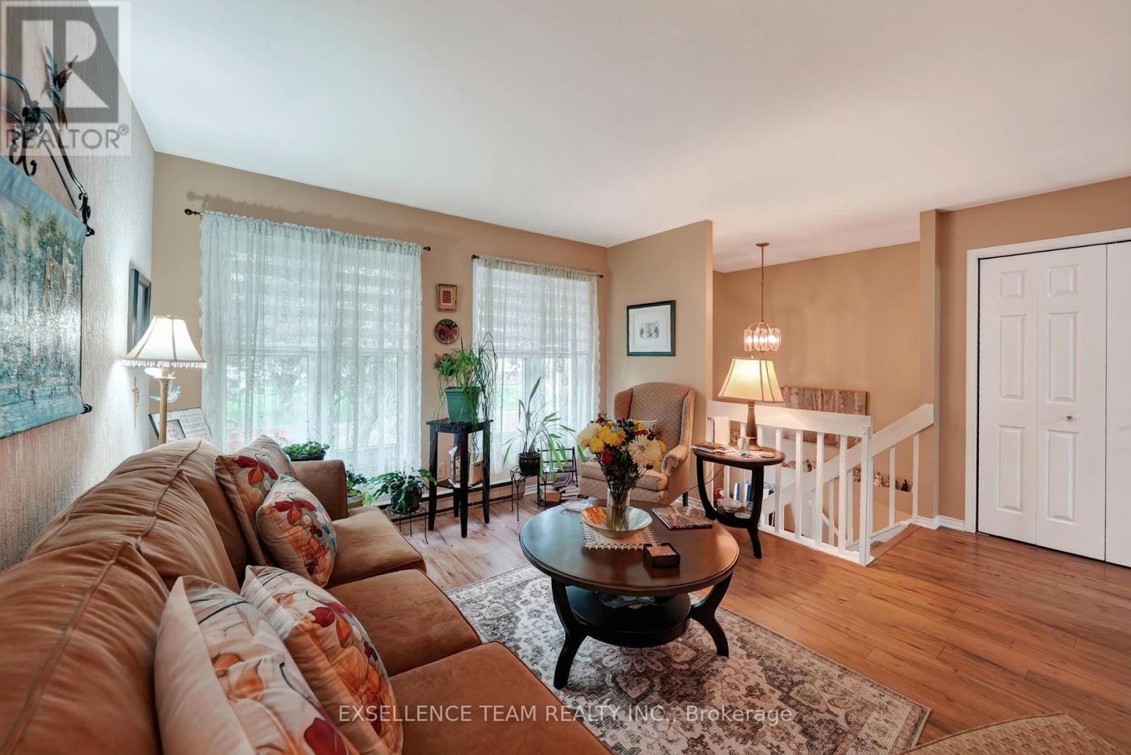 111 Glen Oaks Court, Cornwall, Ontario K6H 7E6 - Photo 4 - X13673654