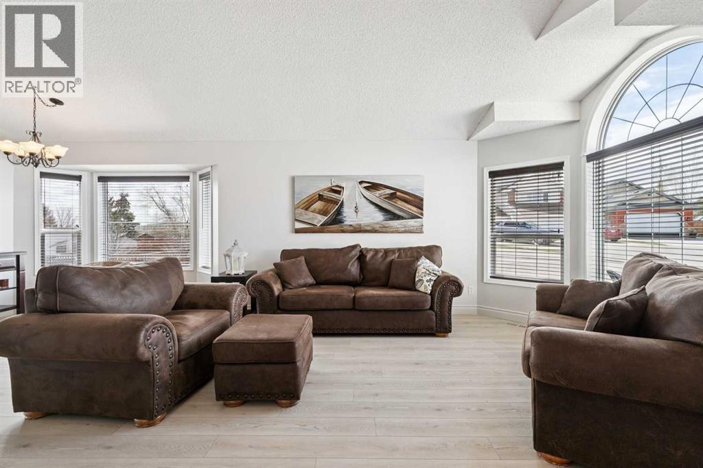438 Sheep River Point, Okotoks, Alberta  T1S 1S3 - Photo 3 - A2336549