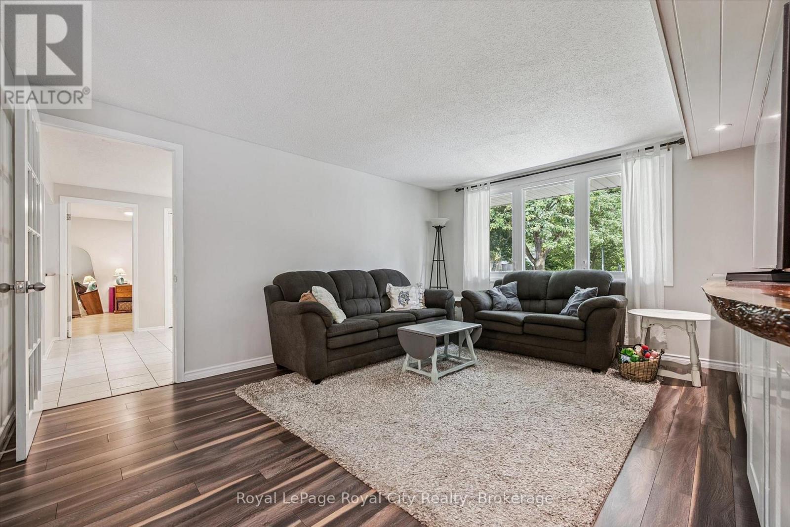 8 Berkley Place, Guelph, Ontario  N1E 1E6 - Photo 4 - X13673660