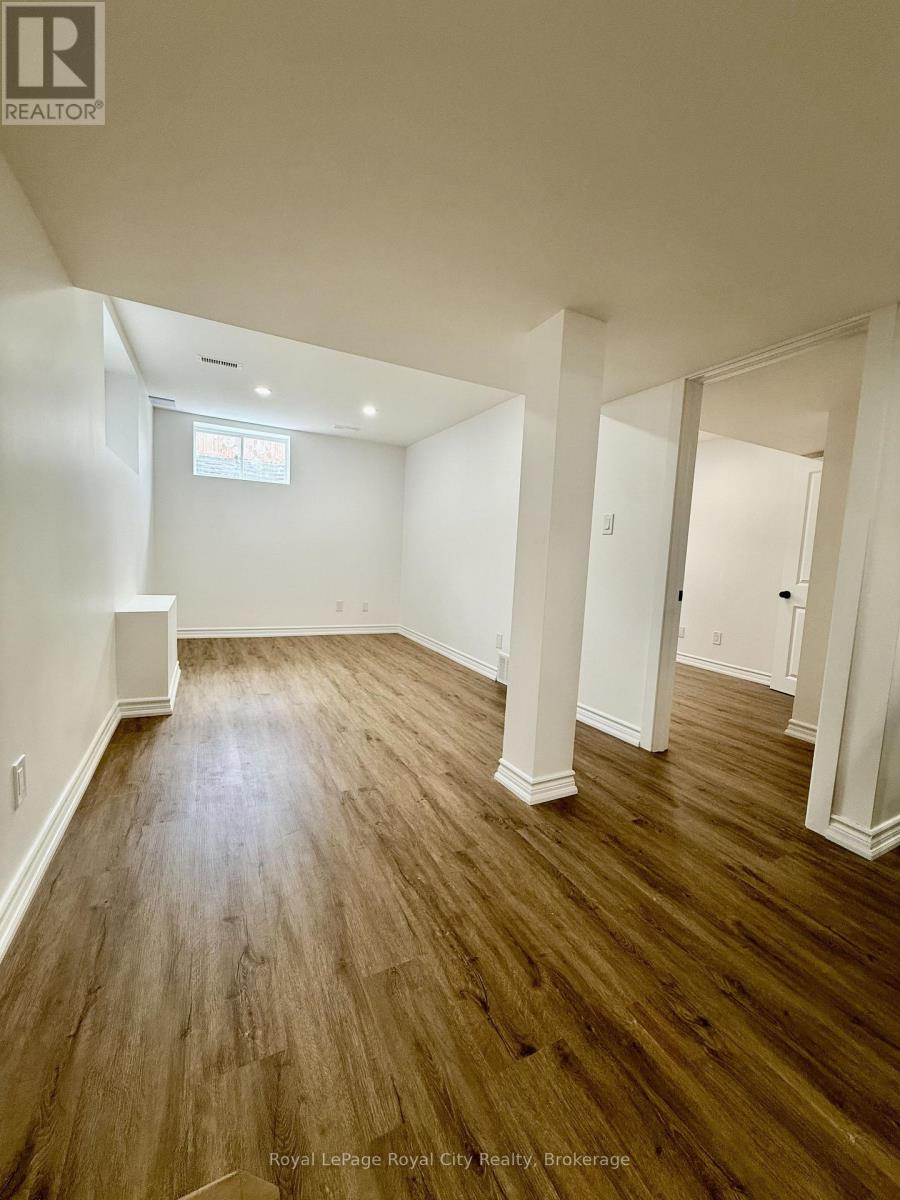 34 John Brabson Crescent, Guelph, Ontario  N1G 0G5 - Photo 3 - X13673746
