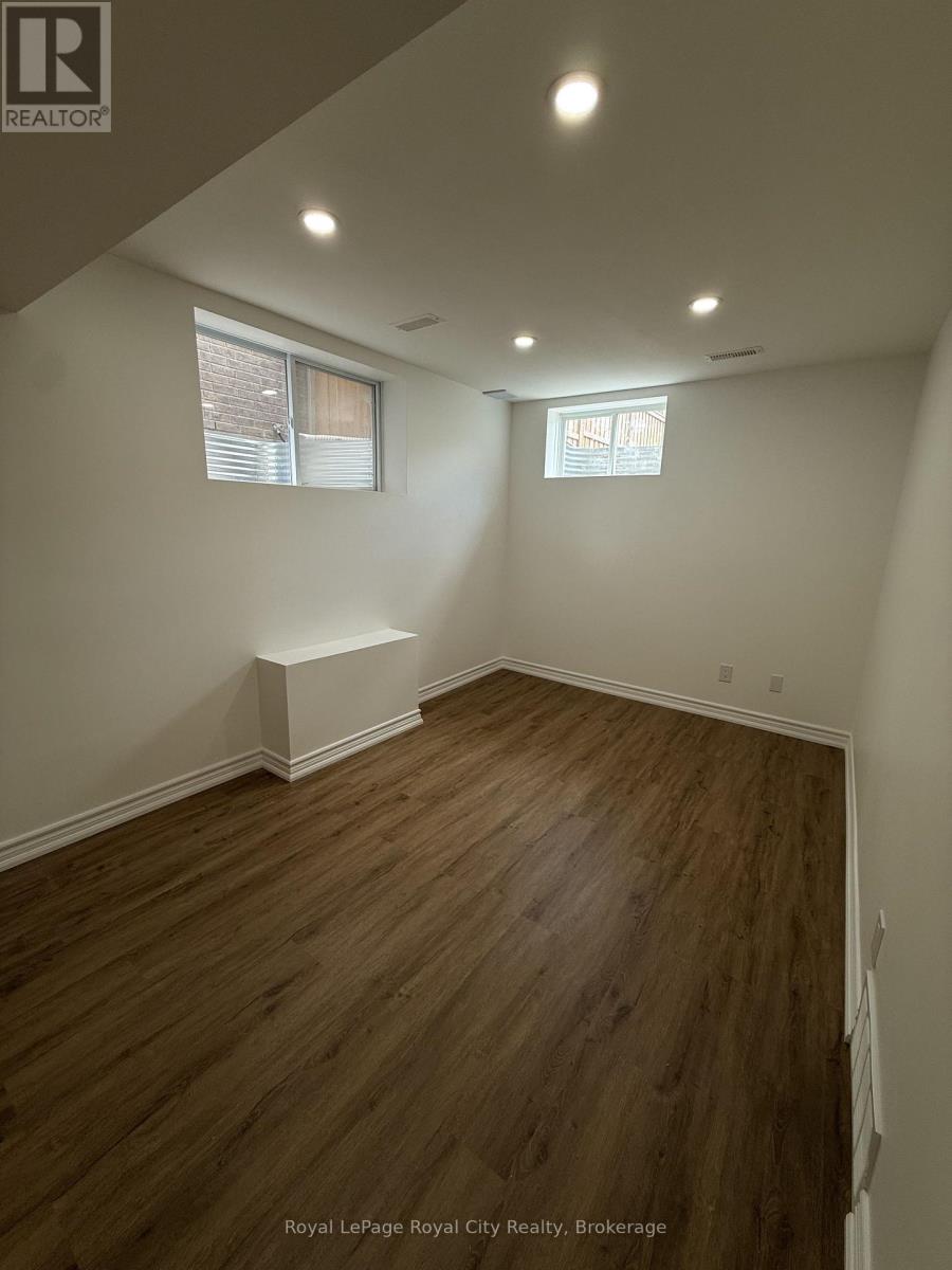 34 John Brabson Crescent, Guelph, Ontario  N1G 0G5 - Photo 4 - X13673746