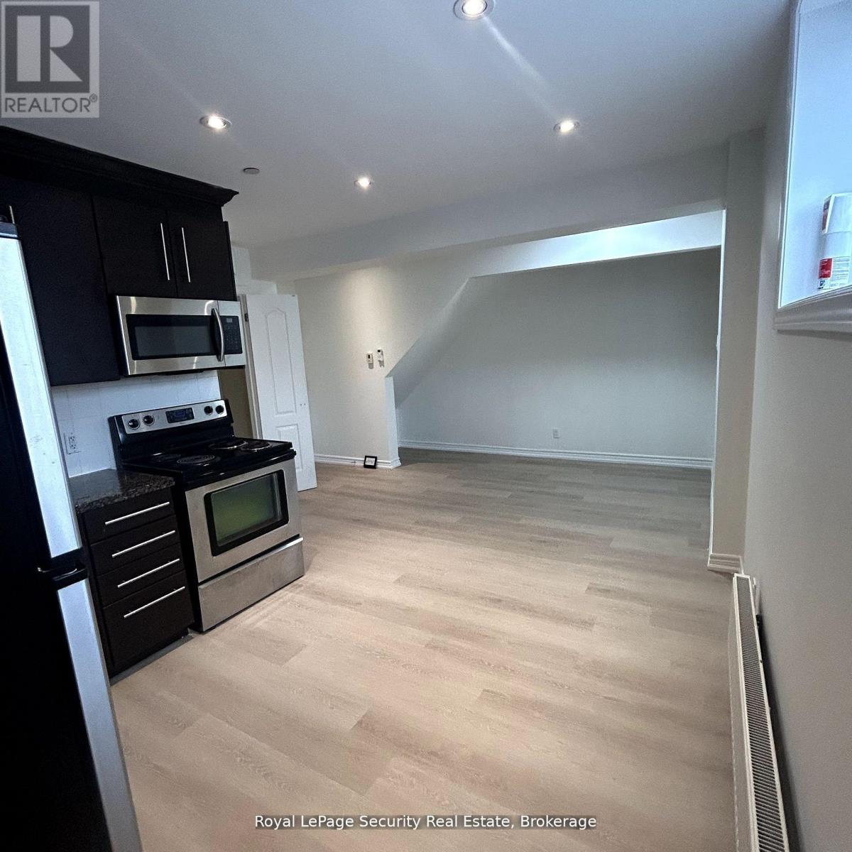 B - 13 Fisher Street, Toronto, Ontario  M6K 1V7 - Photo 13 - C13673734