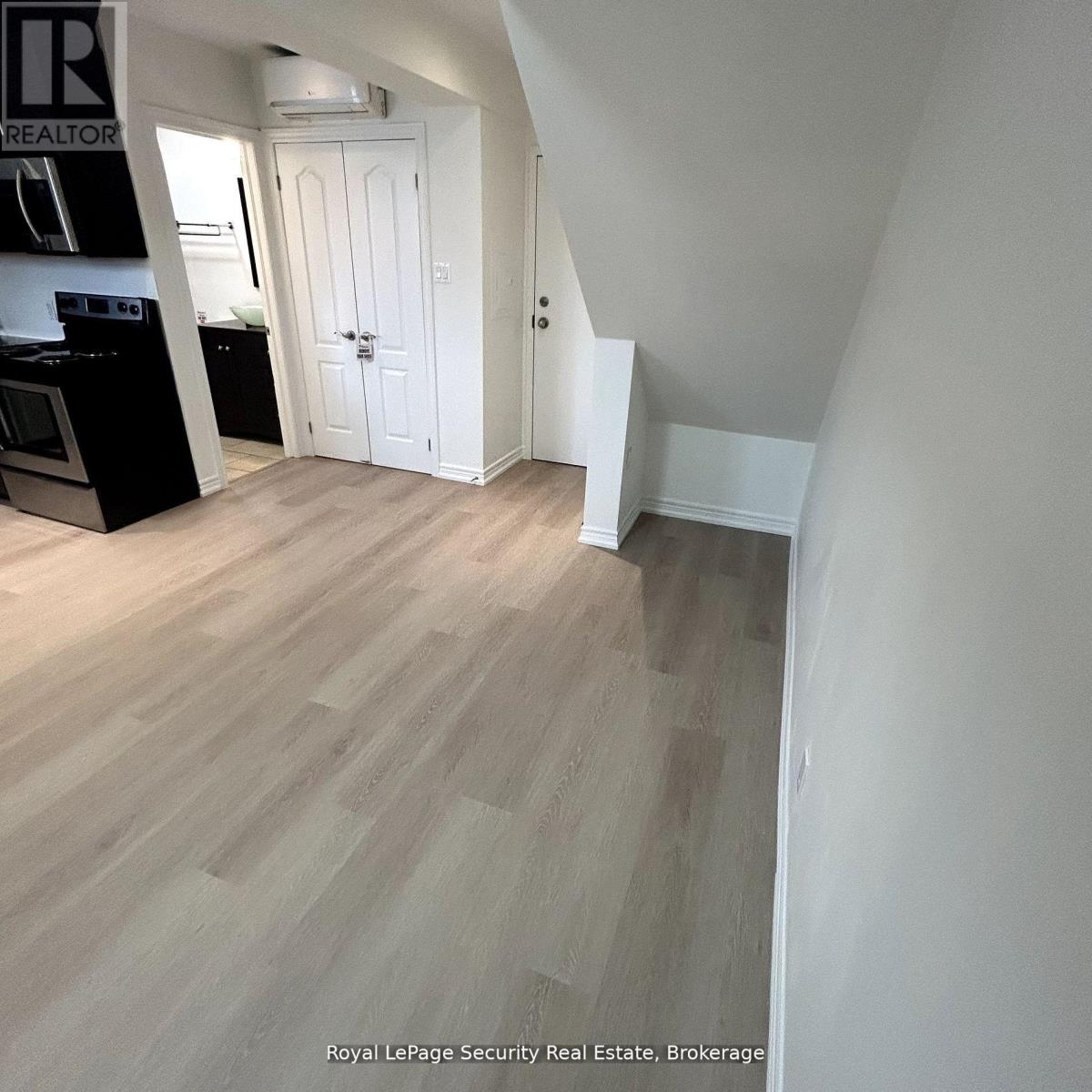 B - 13 Fisher Street, Toronto, Ontario  M6K 1V7 - Photo 15 - C13673734
