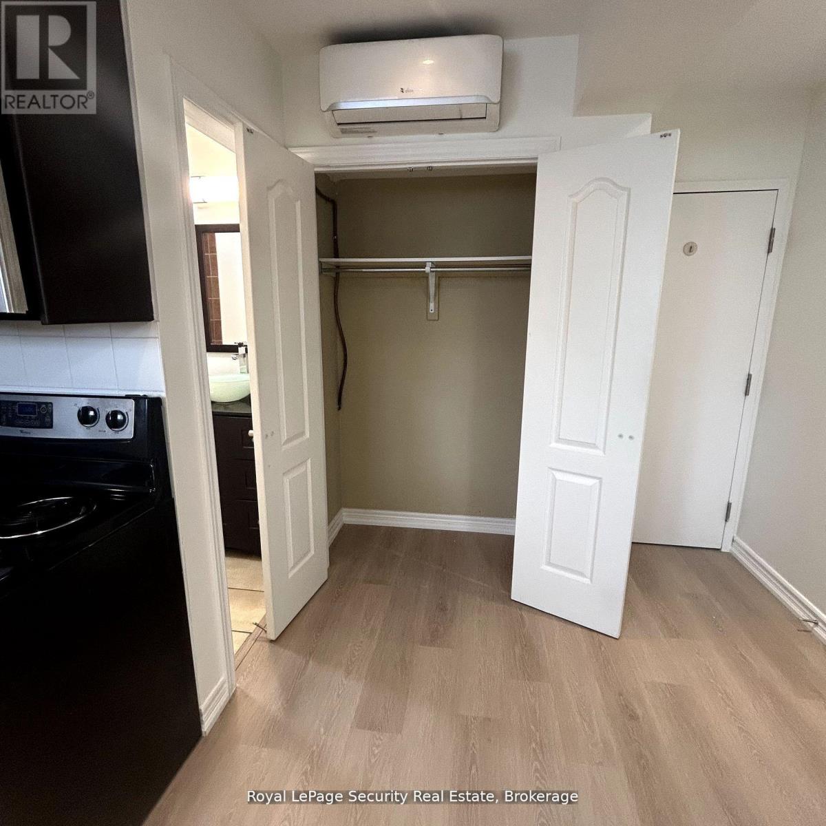 B - 13 Fisher Street, Toronto, Ontario  M6K 1V7 - Photo 17 - C13673734