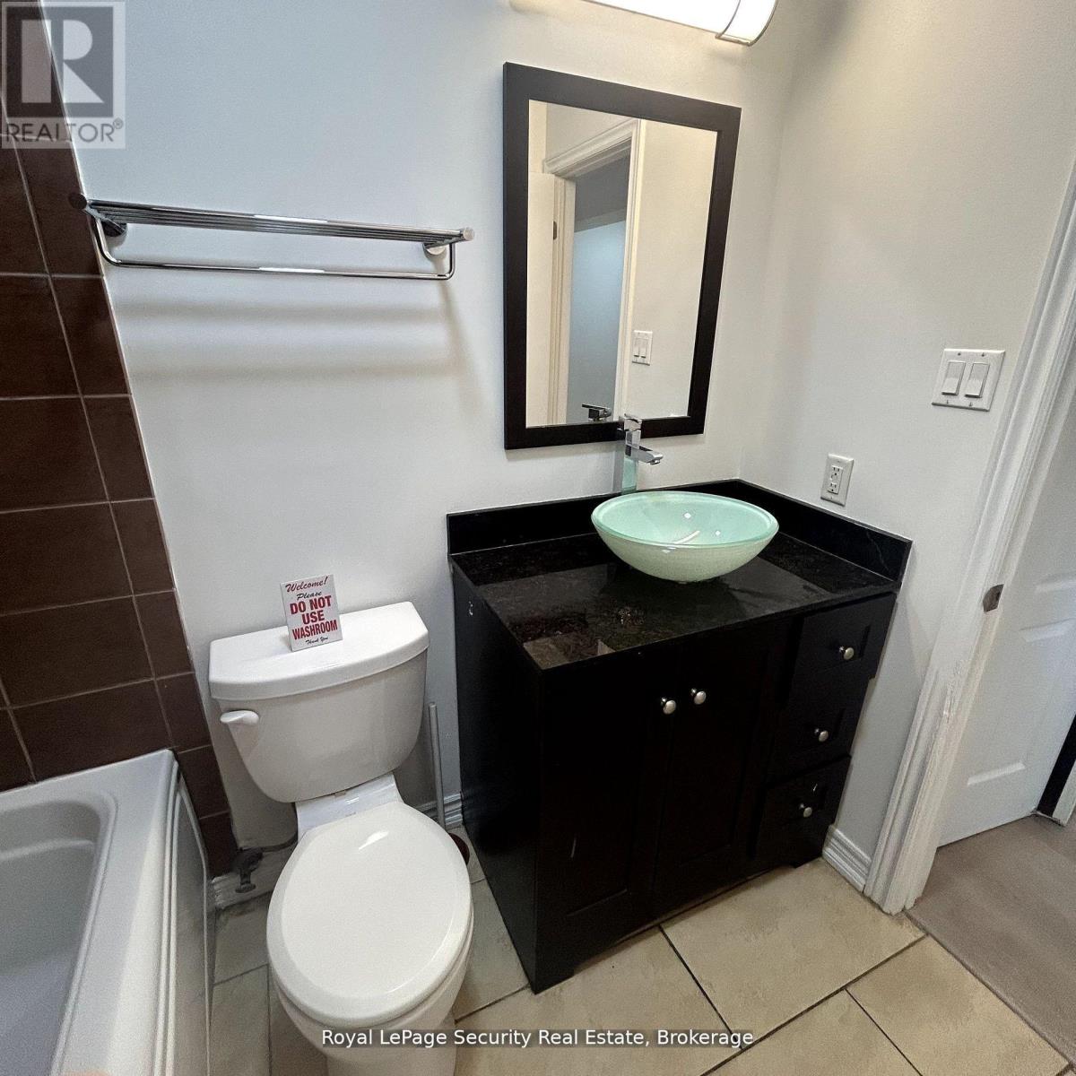 B - 13 Fisher Street, Toronto, Ontario  M6K 1V7 - Photo 21 - C13673734