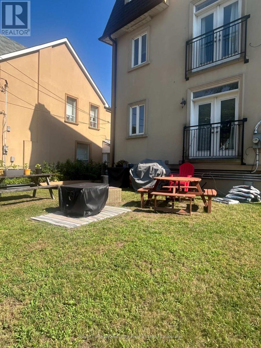 B - 13 Fisher Street, Toronto, Ontario  M6K 1V7 - Photo 6 - C13673734
