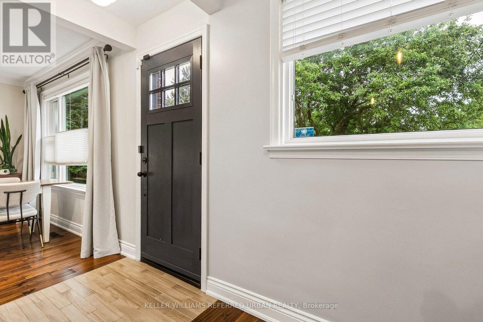 36 Vernadale Crescent, Toronto, Ontario  M1L 3M4 - Photo 4 - E13673732
