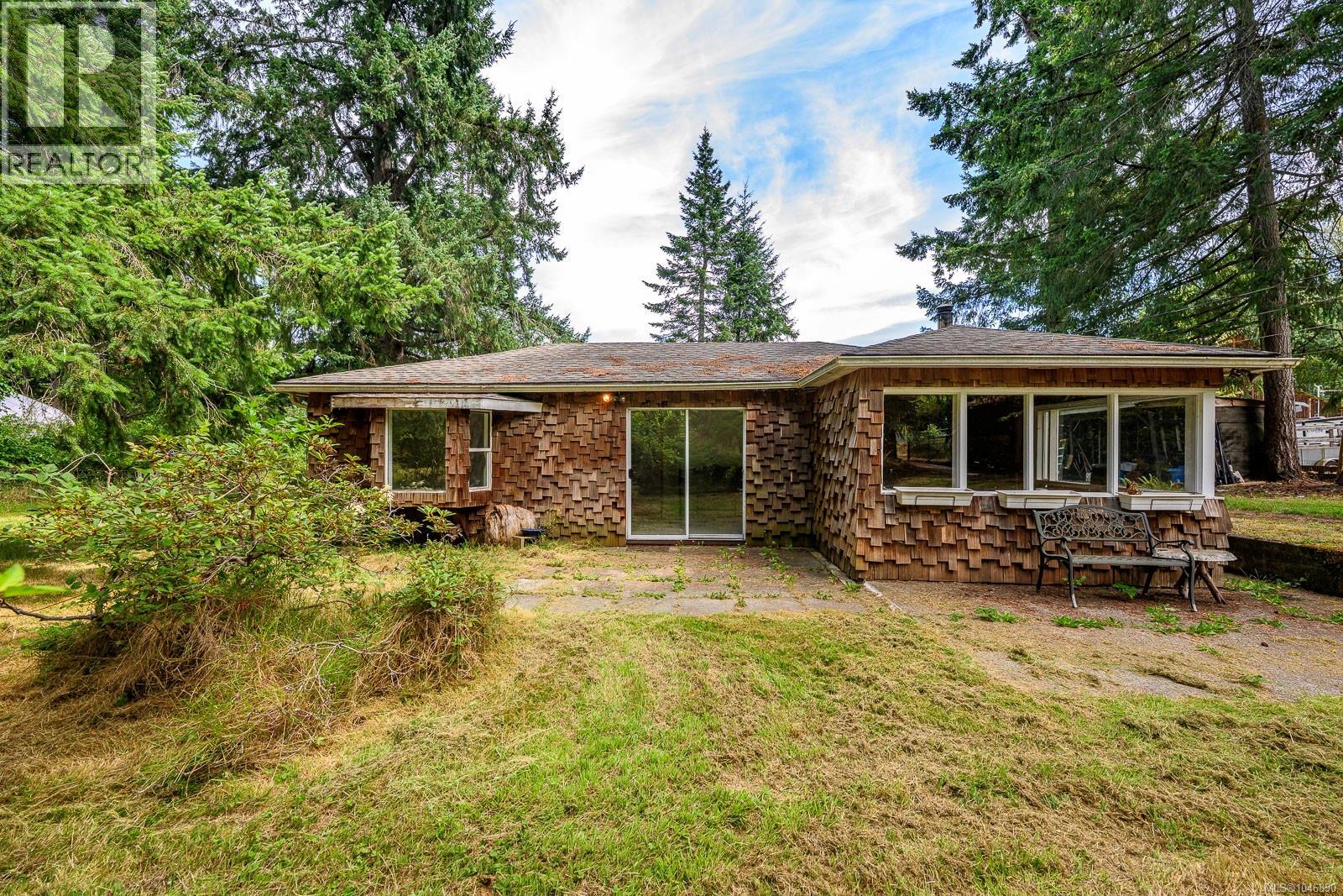 8808 Island Hwy N, Black Creek, British Columbia  V9J 1K5 - Photo 14 - 1046890