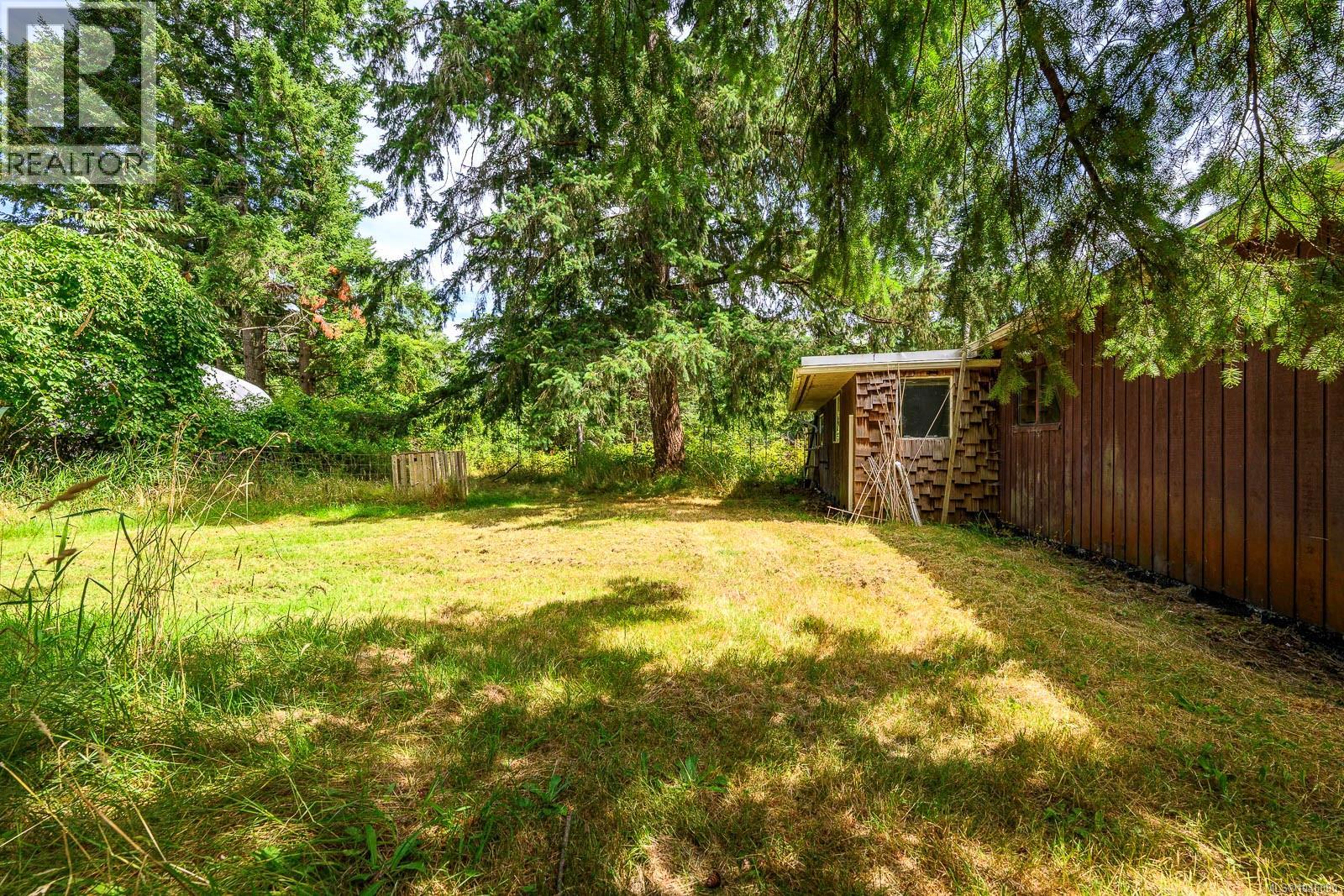 8808 Island Hwy N, Black Creek, British Columbia  V9J 1K5 - Photo 16 - 1046890