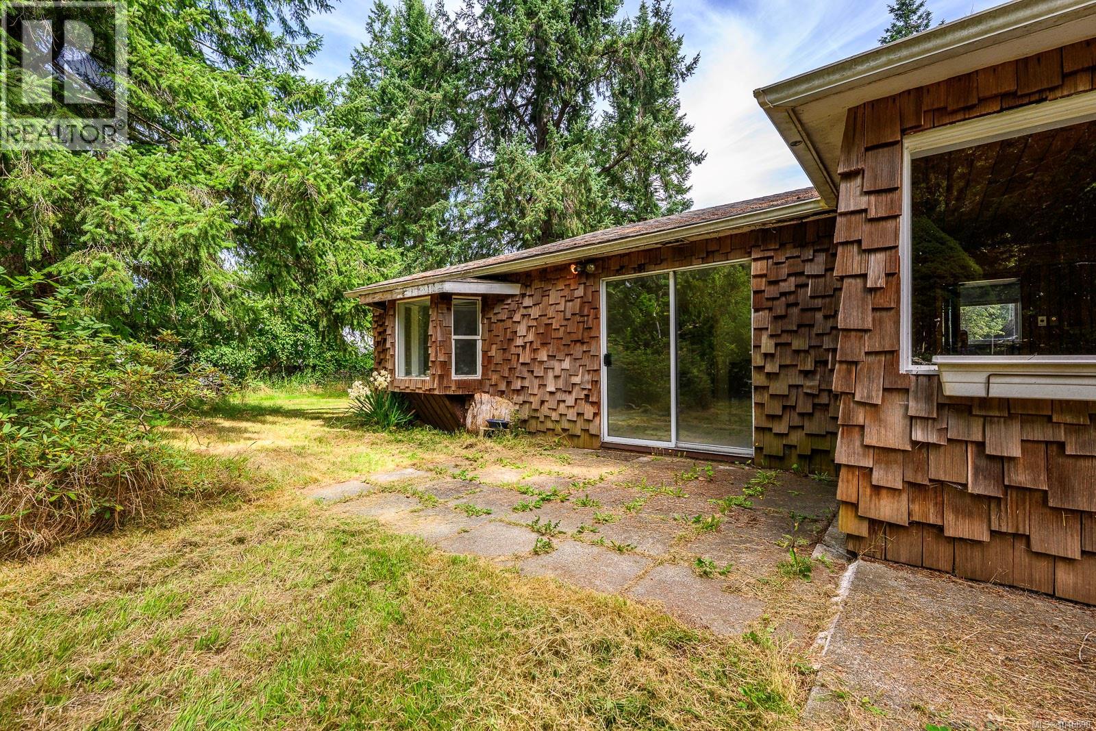 8808 Island Hwy N, Black Creek, British Columbia  V9J 1K5 - Photo 18 - 1046890
