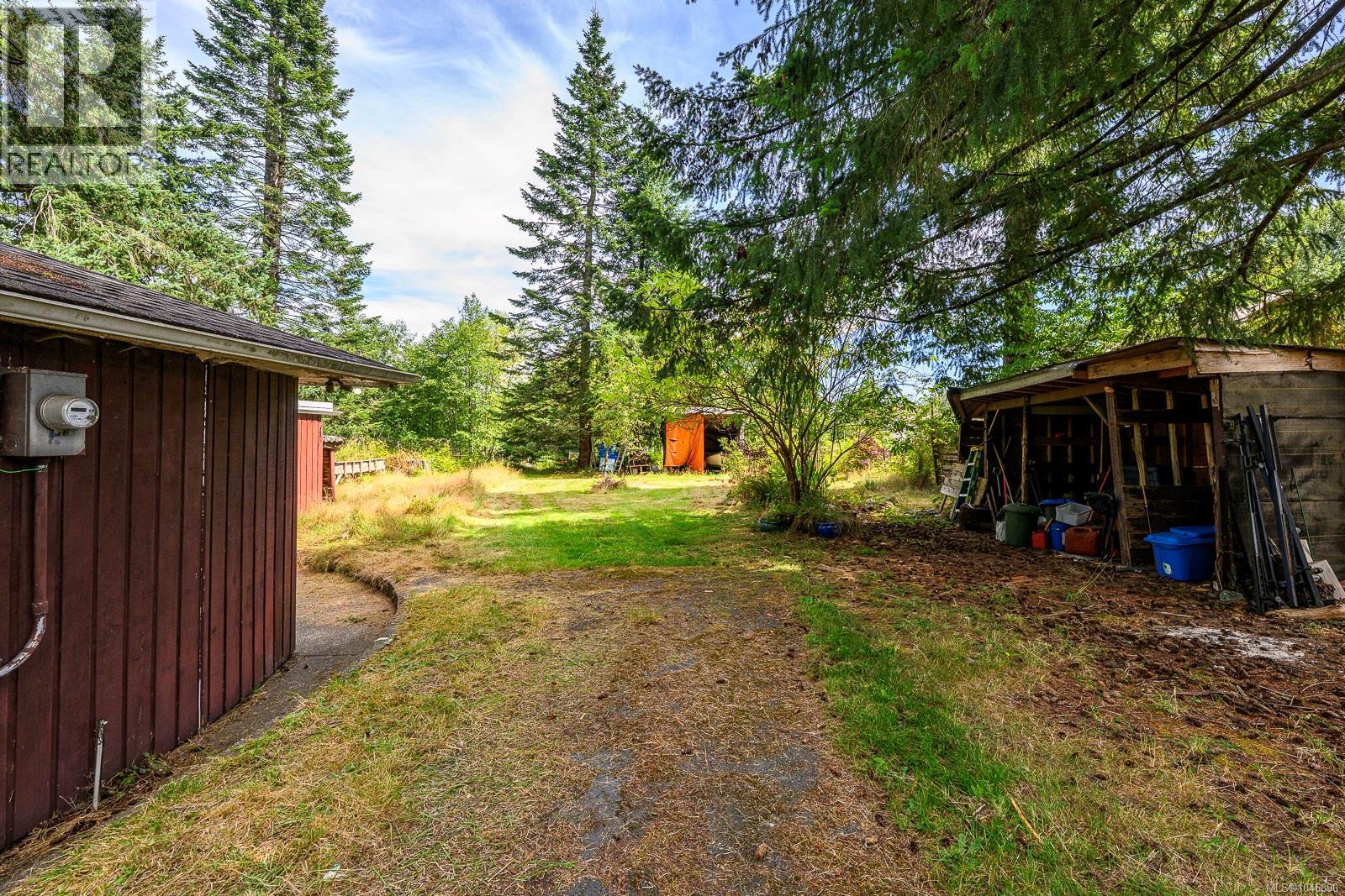 8808 Island Hwy N, Black Creek, British Columbia  V9J 1K5 - Photo 20 - 1046890