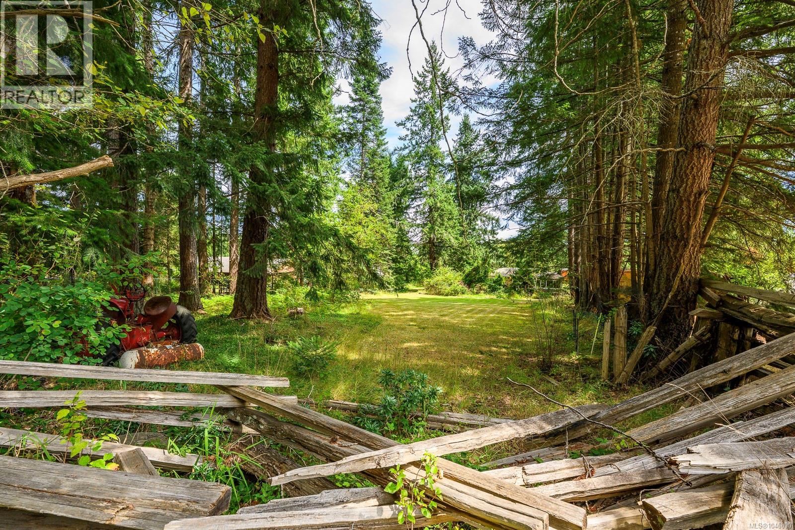 8808 Island Hwy N, Black Creek, British Columbia  V9J 1K5 - Photo 4 - 1046890