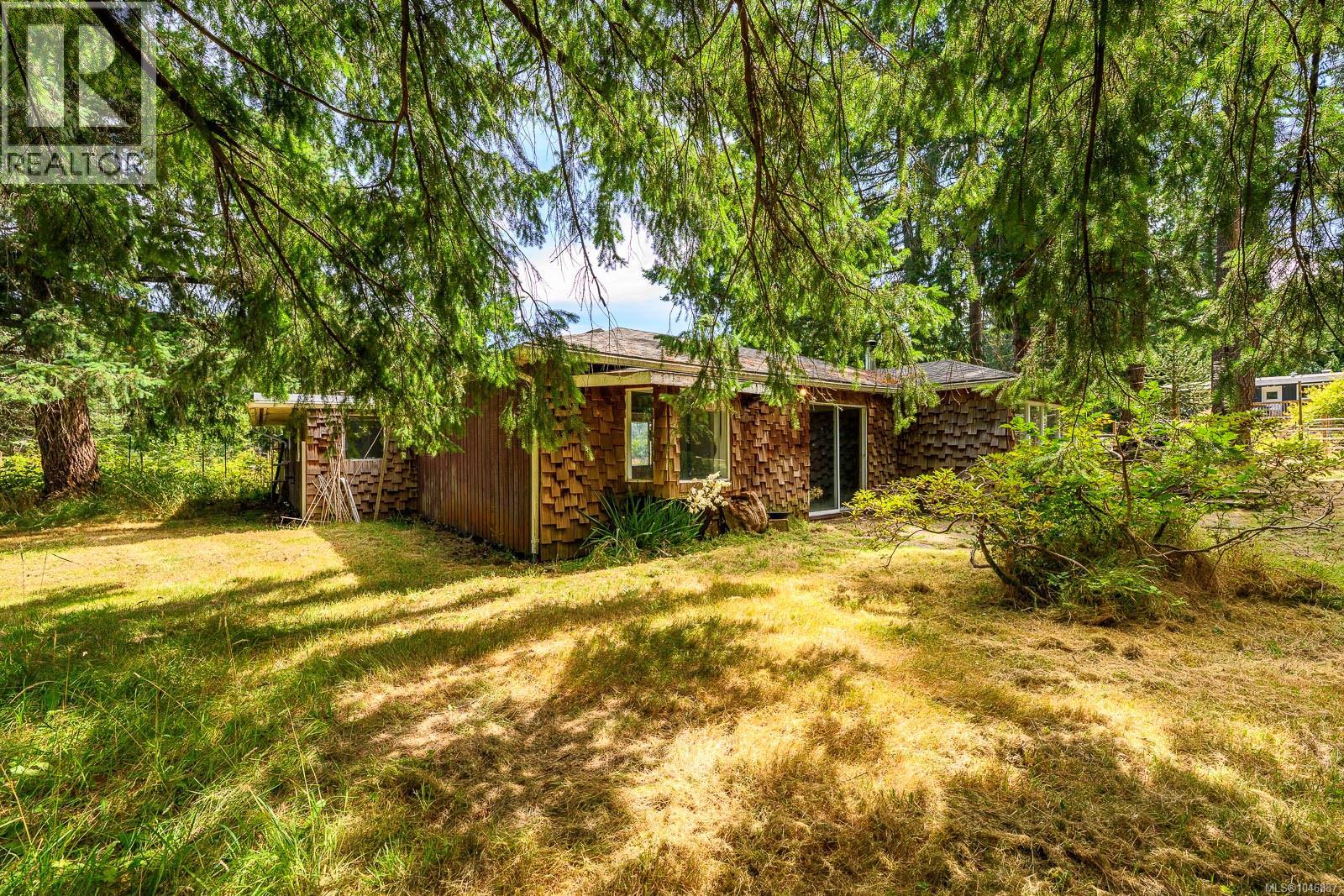 8808 Island Hwy N, Black Creek, British Columbia  V9J 1K5 - Photo 14 - 1046887