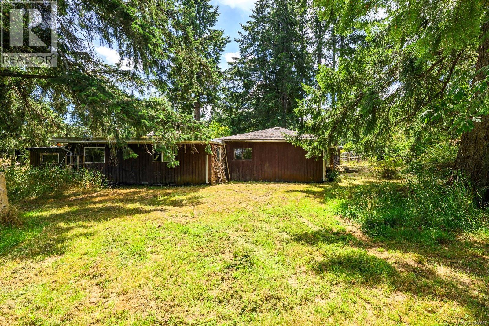8808 Island Hwy N, Black Creek, British Columbia  V9J 1K5 - Photo 16 - 1046887