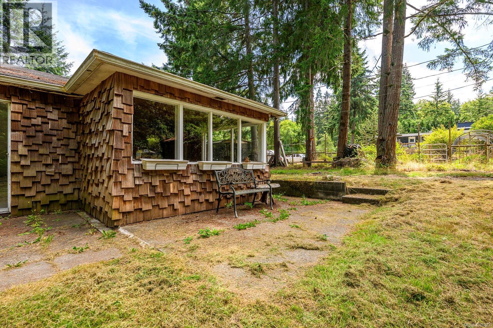 8808 Island Hwy N, Black Creek, British Columbia  V9J 1K5 - Photo 18 - 1046887