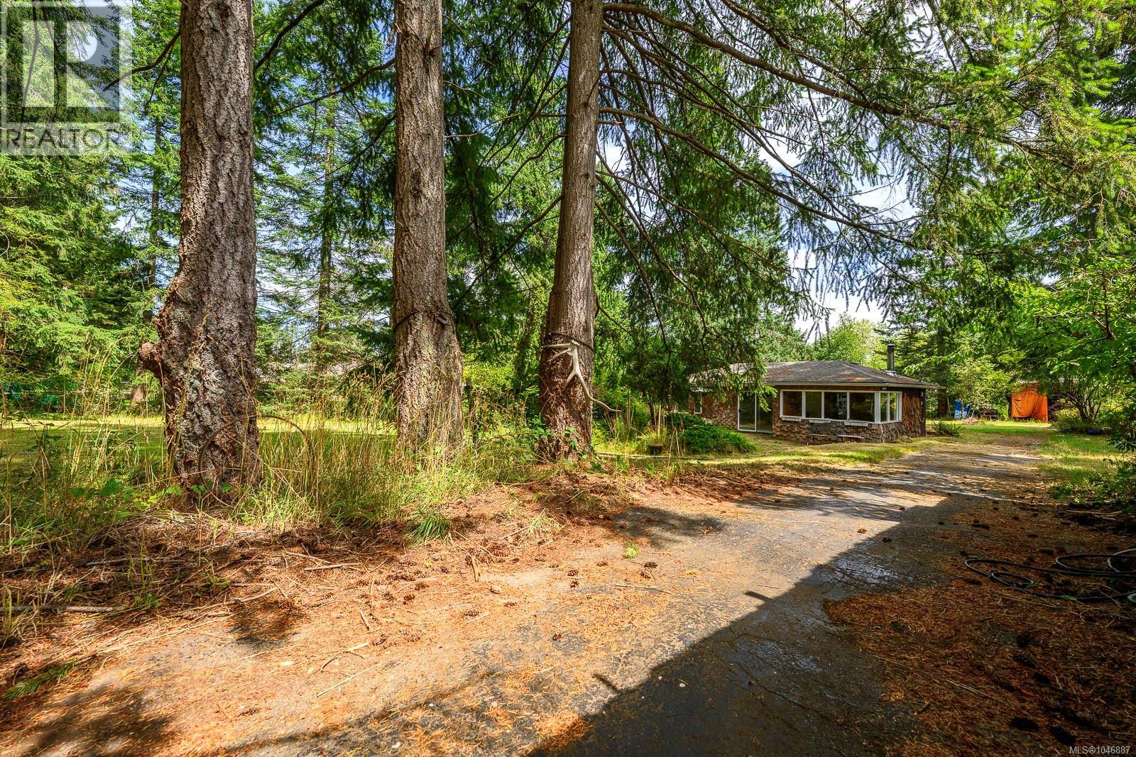 8808 Island Hwy N, Black Creek, British Columbia  V9J 1K5 - Photo 5 - 1046887