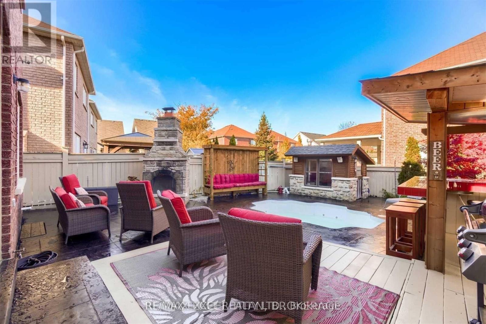 10 PONDMEDE CRESCENT