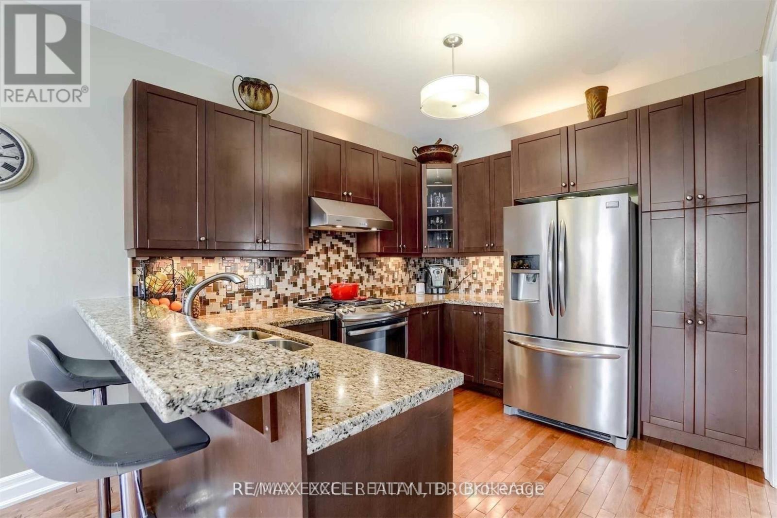 10 Pondmede Crescent, Whitchurch-Stouffville, Ontario  L4A 0E2 - Photo 8 - N13673638