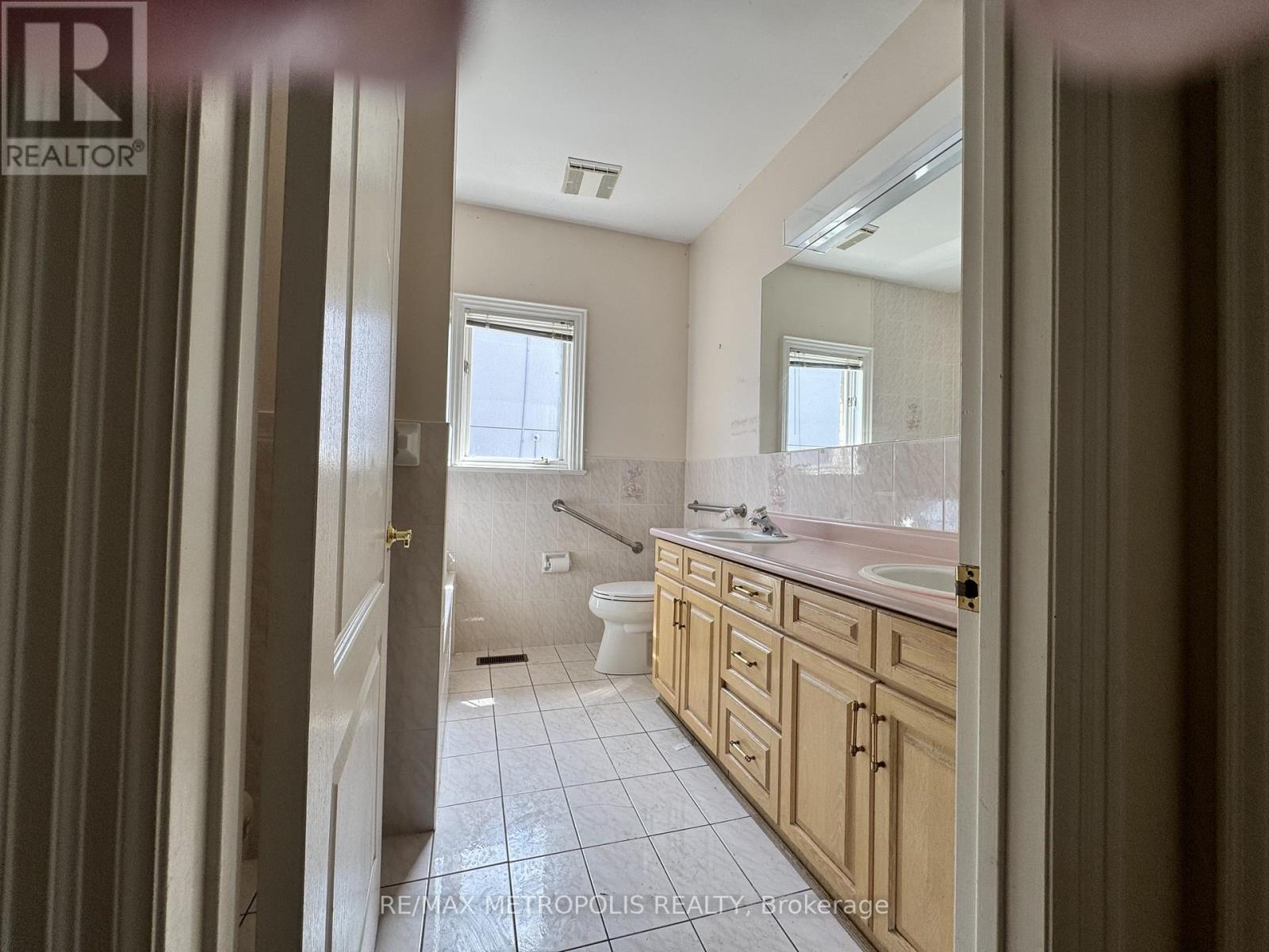 416 Elgin Mills Road W, Richmond Hill, Ontario  L4C 4M2 - Photo 10 - N13673718