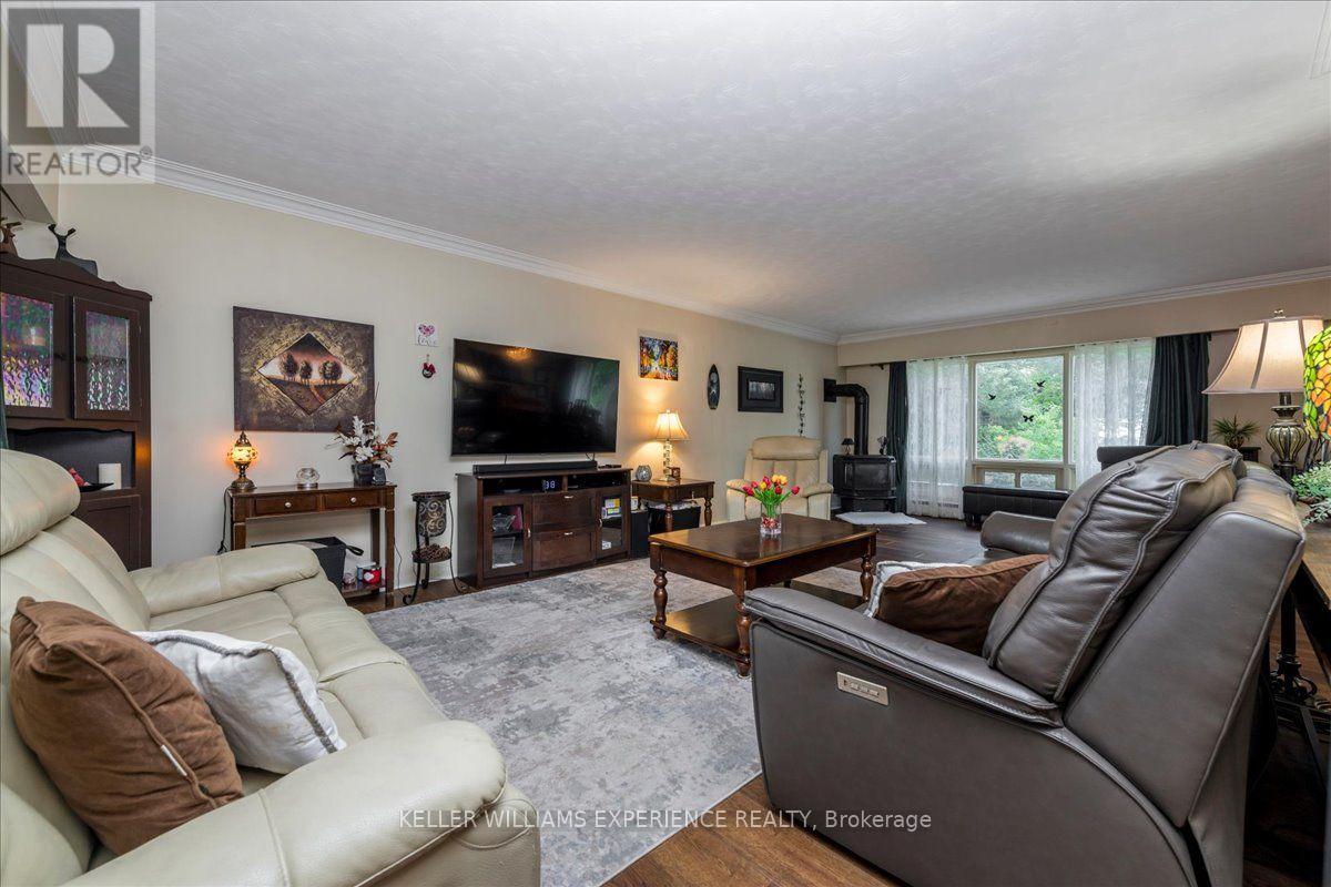 298 Seventh Street, Midland, Ontario  L4R 3Z9 - Photo 4 - S13673650