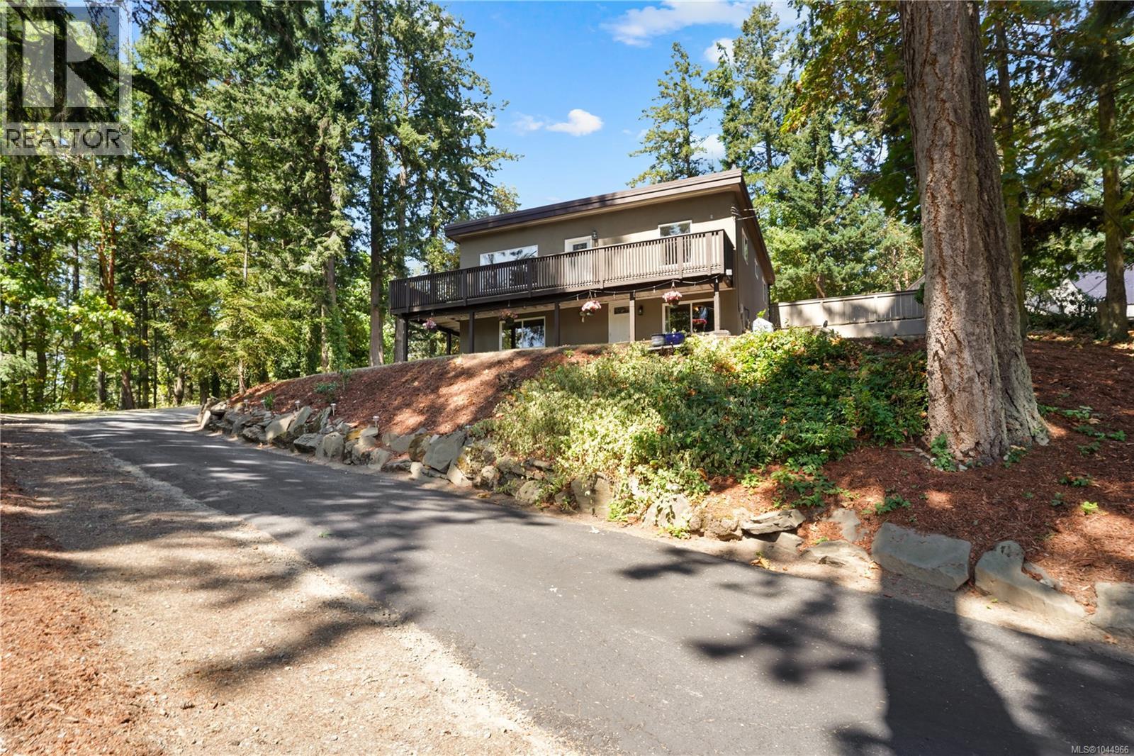 1084 Tatlow Rd, North Saanich, British Columbia  V8L 5P3 - Photo 1 - 1044966