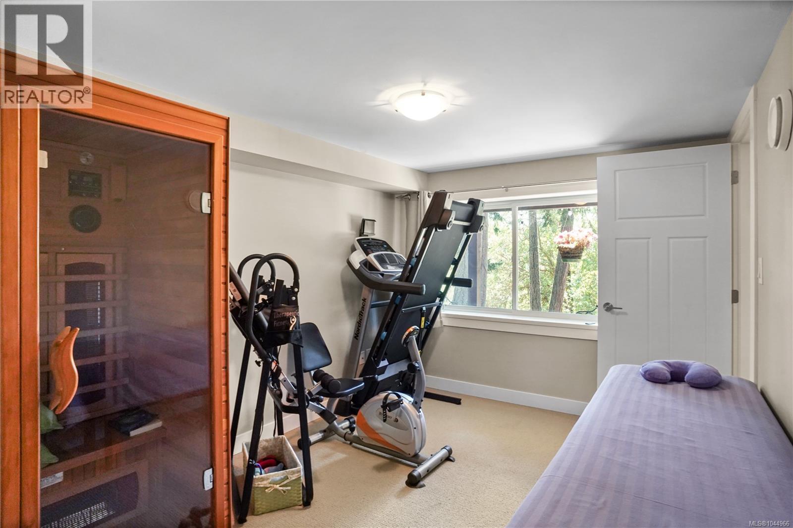 1084 Tatlow Rd, North Saanich, British Columbia  V8L 5P3 - Photo 18 - 1044966