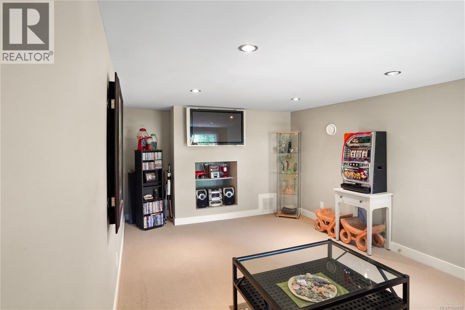 1084 Tatlow Rd, North Saanich, British Columbia  V8L 5P3 - Photo 25 - 1044966