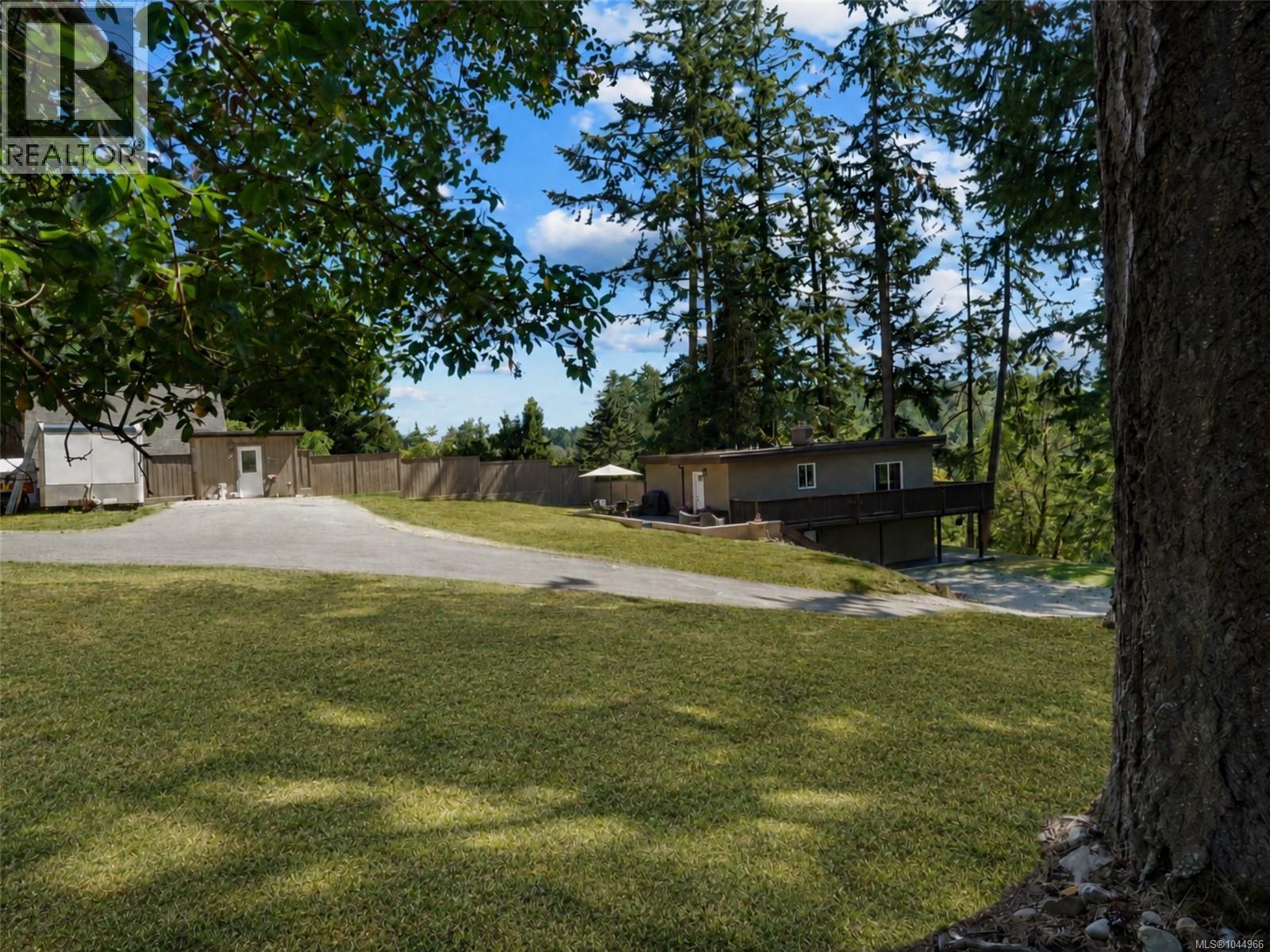 1084 Tatlow Rd, North Saanich, British Columbia  V8L 5P3 - Photo 52 - 1044966