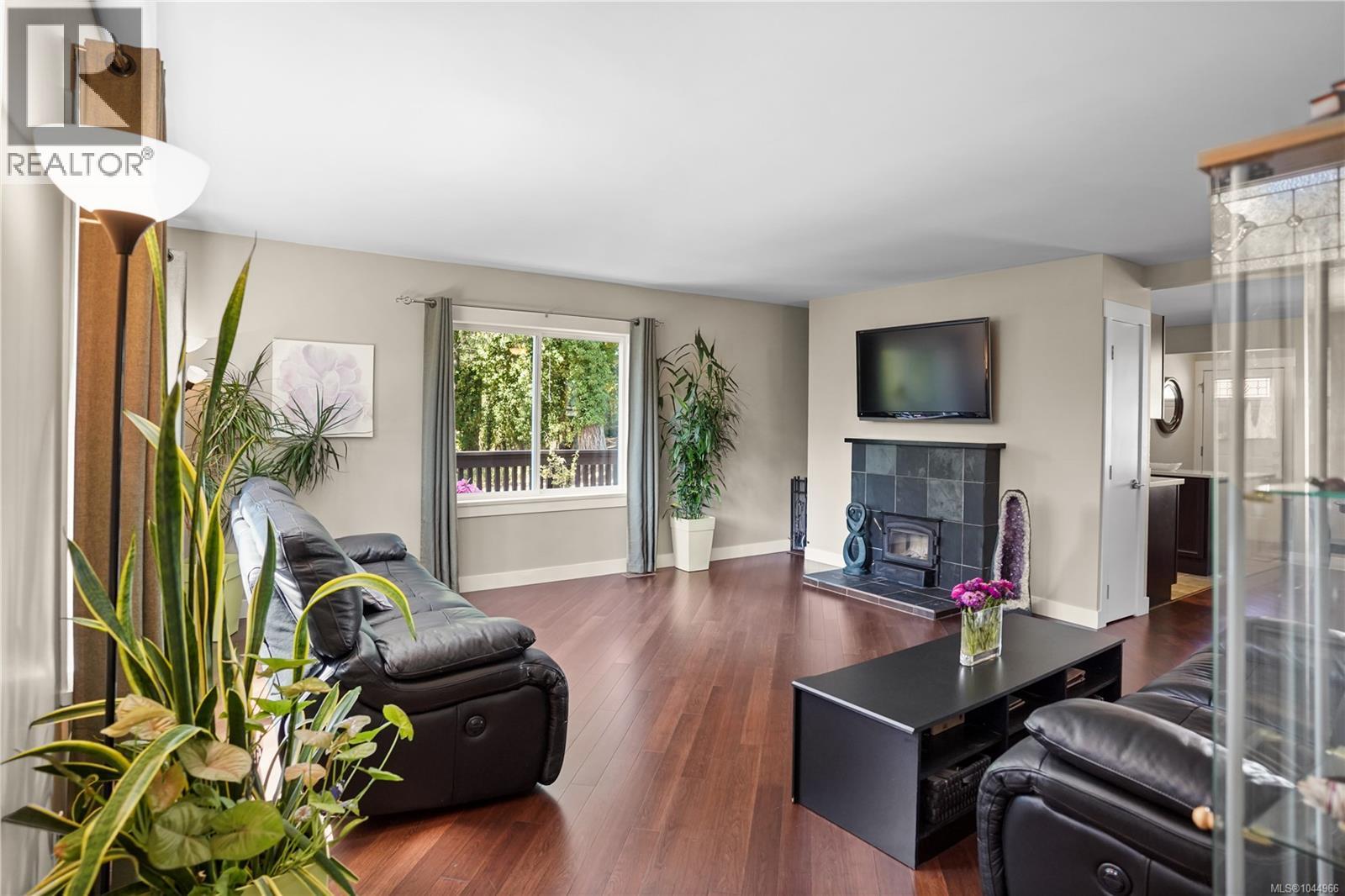 1084 Tatlow Rd, North Saanich, British Columbia  V8L 5P3 - Photo 8 - 1044966