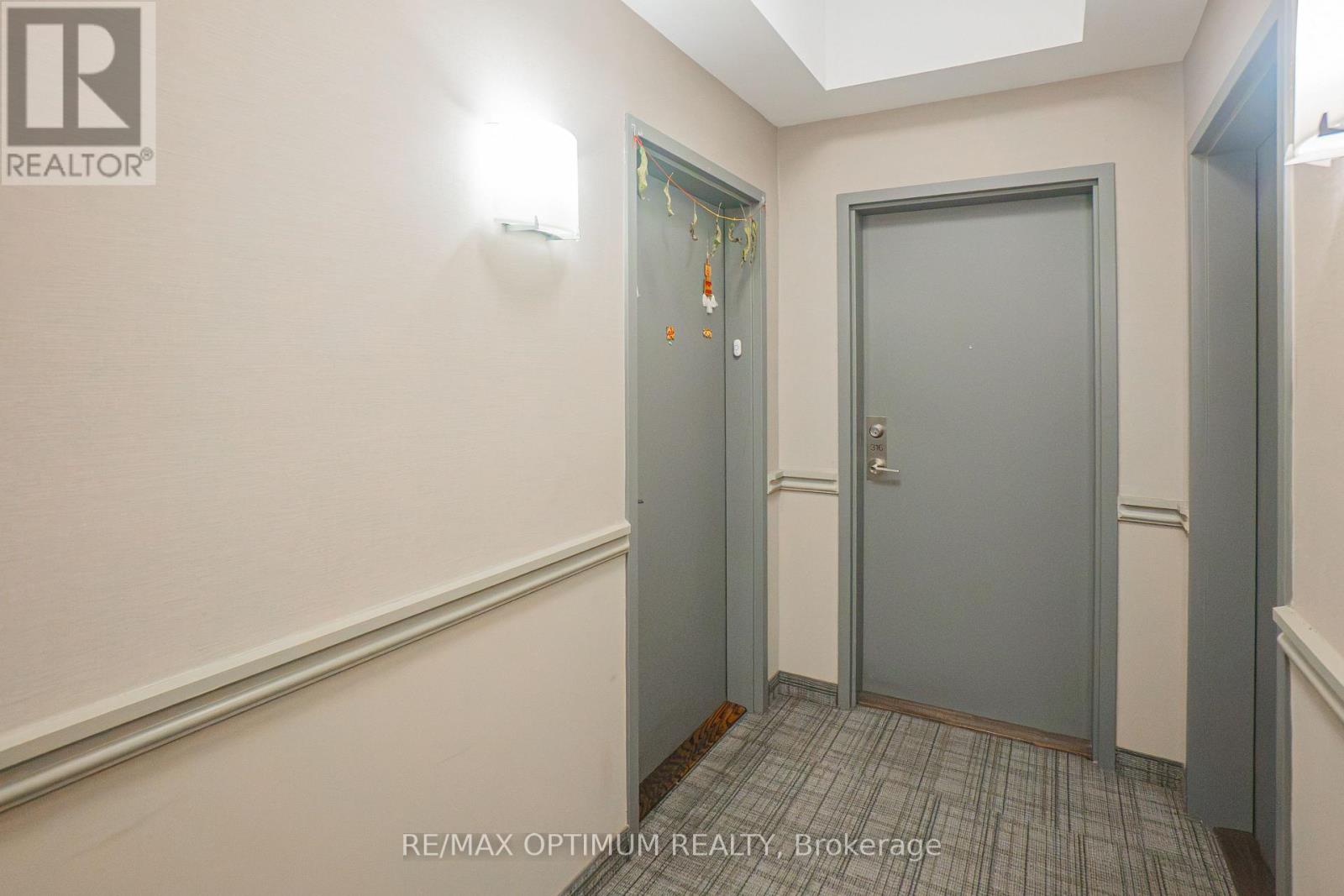 315 - 50 Sky Harbour Drive, Brampton, Ontario  L6Y 6B8 - Photo 4 - W13673648