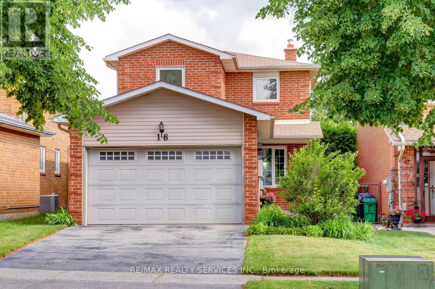 16 CAVALIER COURT, Brampton, Ontario