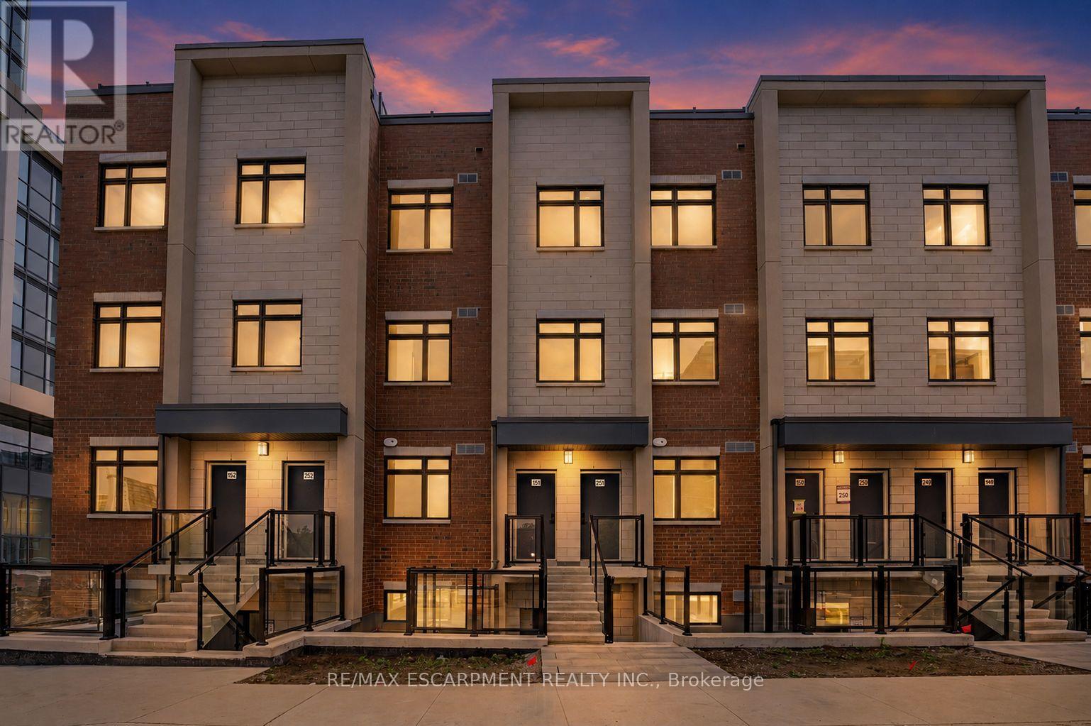 251 - 1075 DOUGLAS MCCURDY COMMON, Mississauga, Ontario