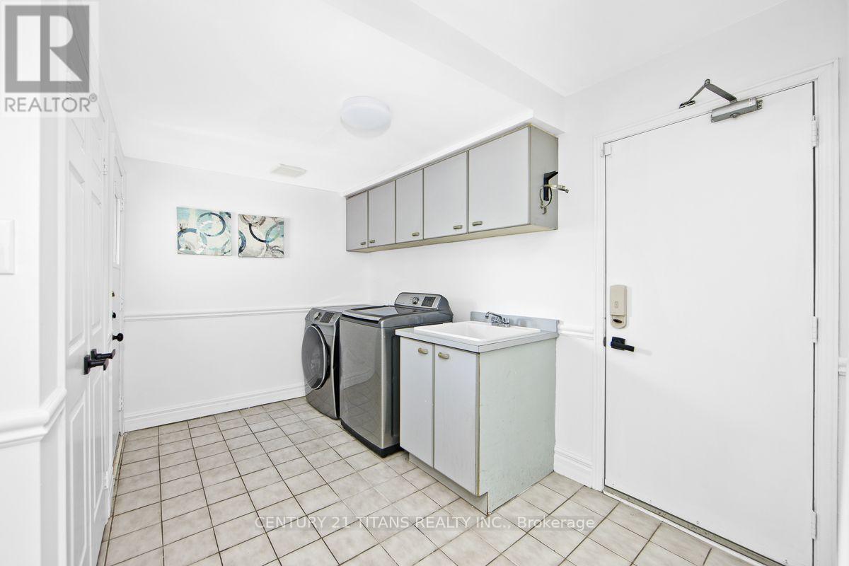 1692 Baymill Court, Mississauga, Ontario  L5M 4M5 - Photo 19 - W13673726
