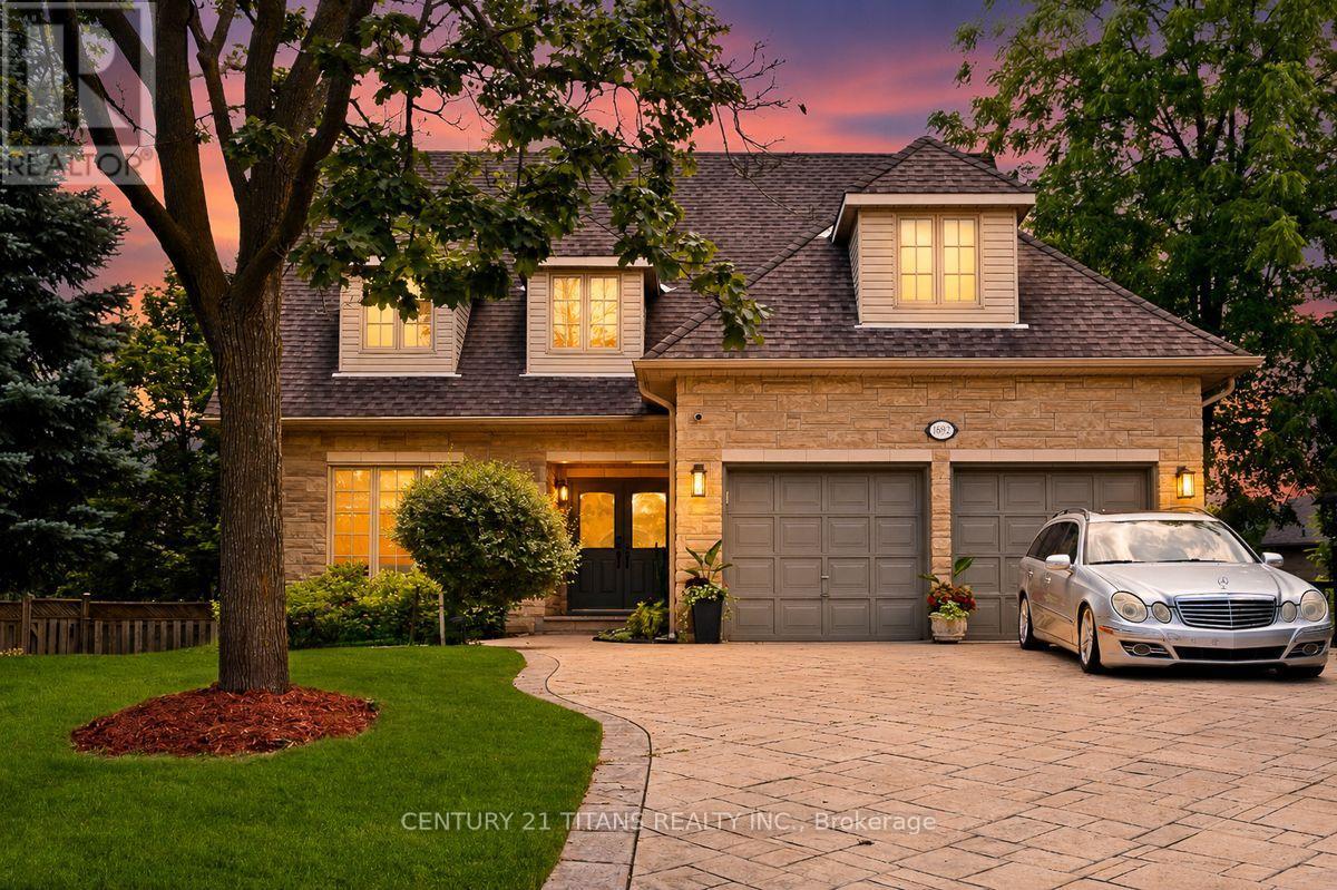 1692 Baymill Court, Mississauga, Ontario  L5M 4M5 - Photo 3 - W13673726