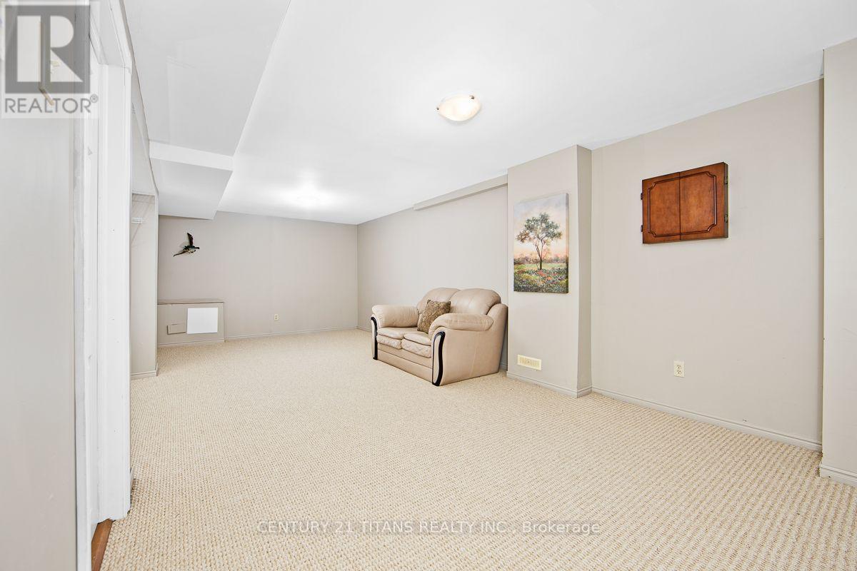 1692 Baymill Court, Mississauga, Ontario  L5M 4M5 - Photo 36 - W13673726