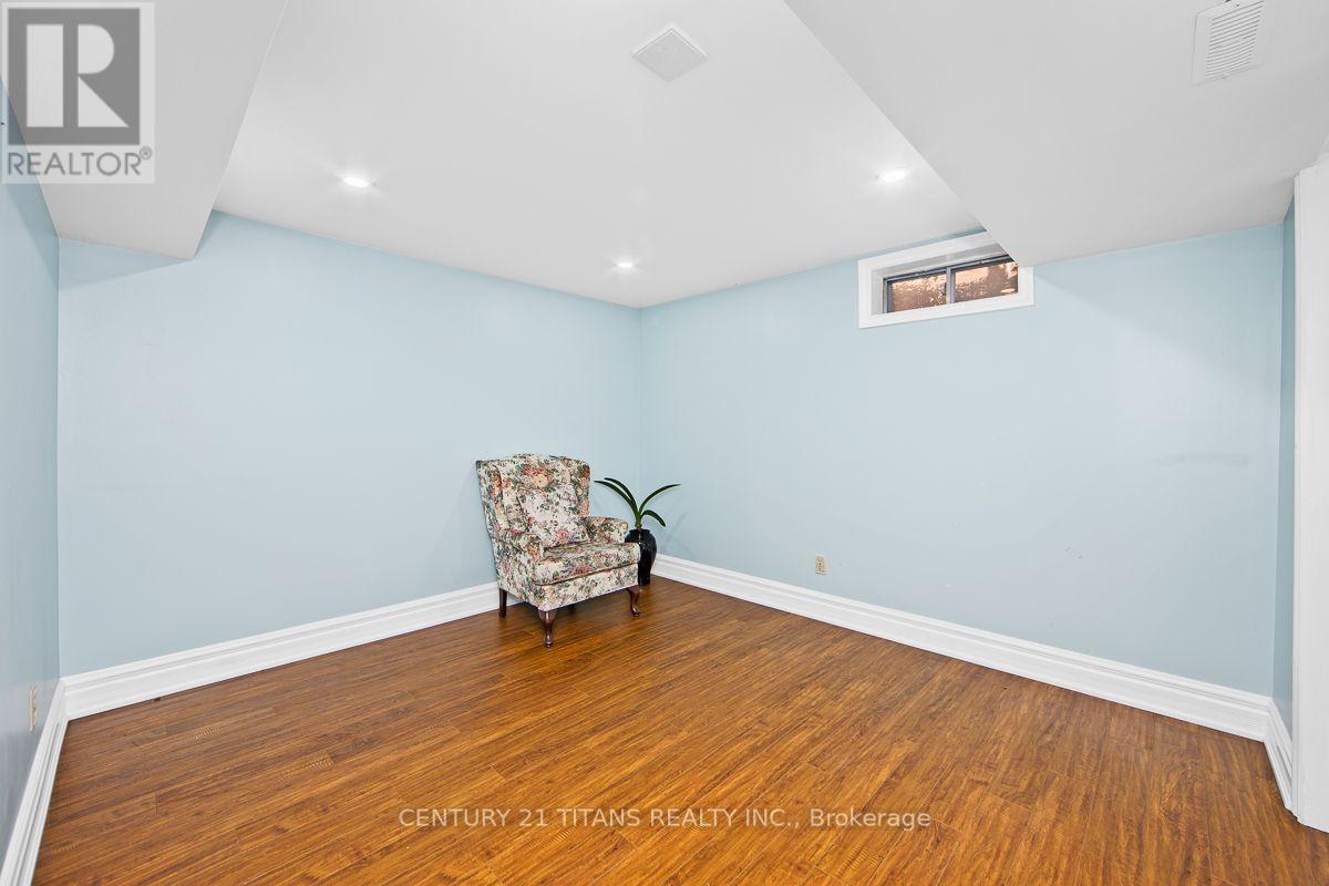 1692 Baymill Court, Mississauga, Ontario  L5M 4M5 - Photo 37 - W13673726