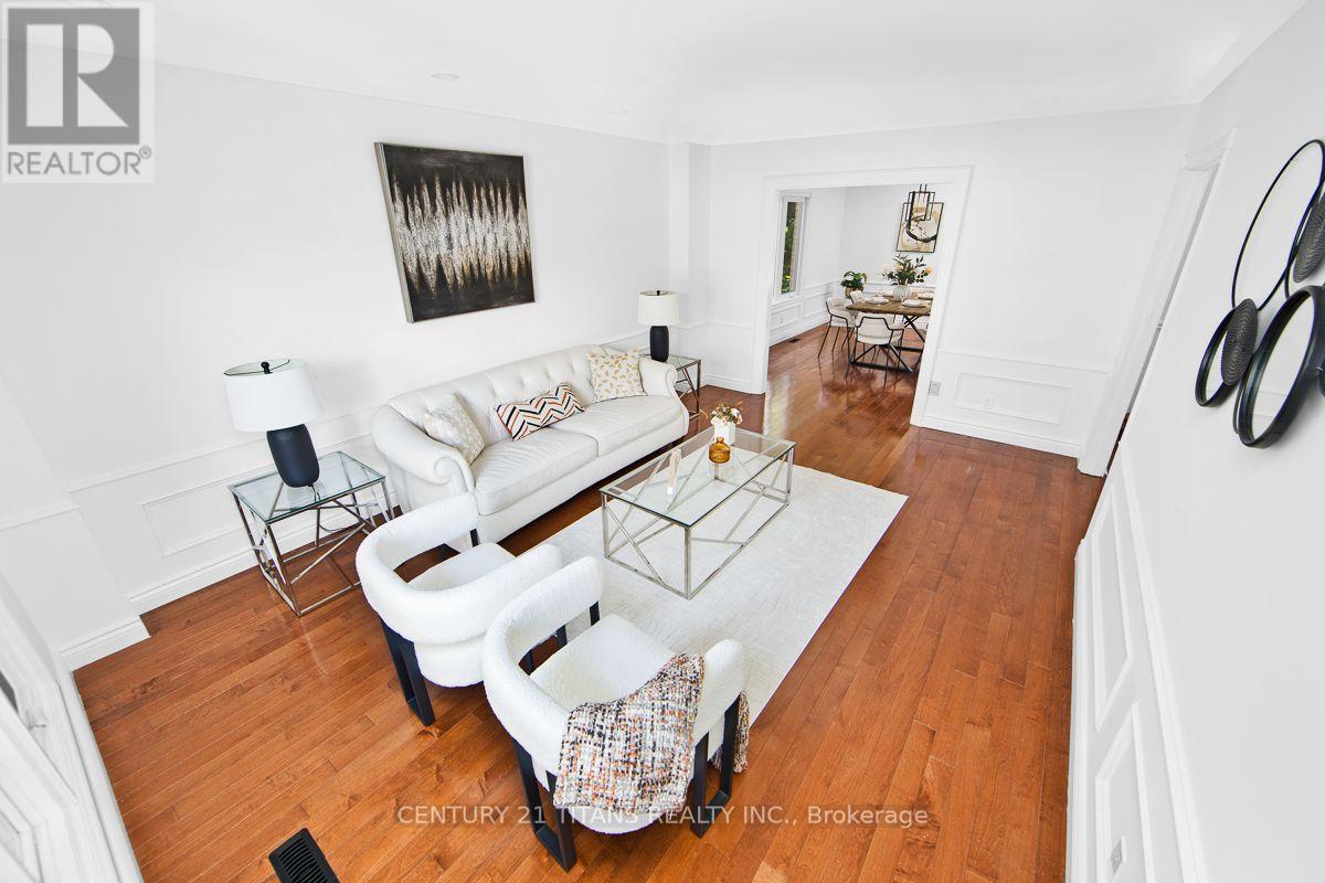 1692 Baymill Court, Mississauga, Ontario  L5M 4M5 - Photo 9 - W13673726