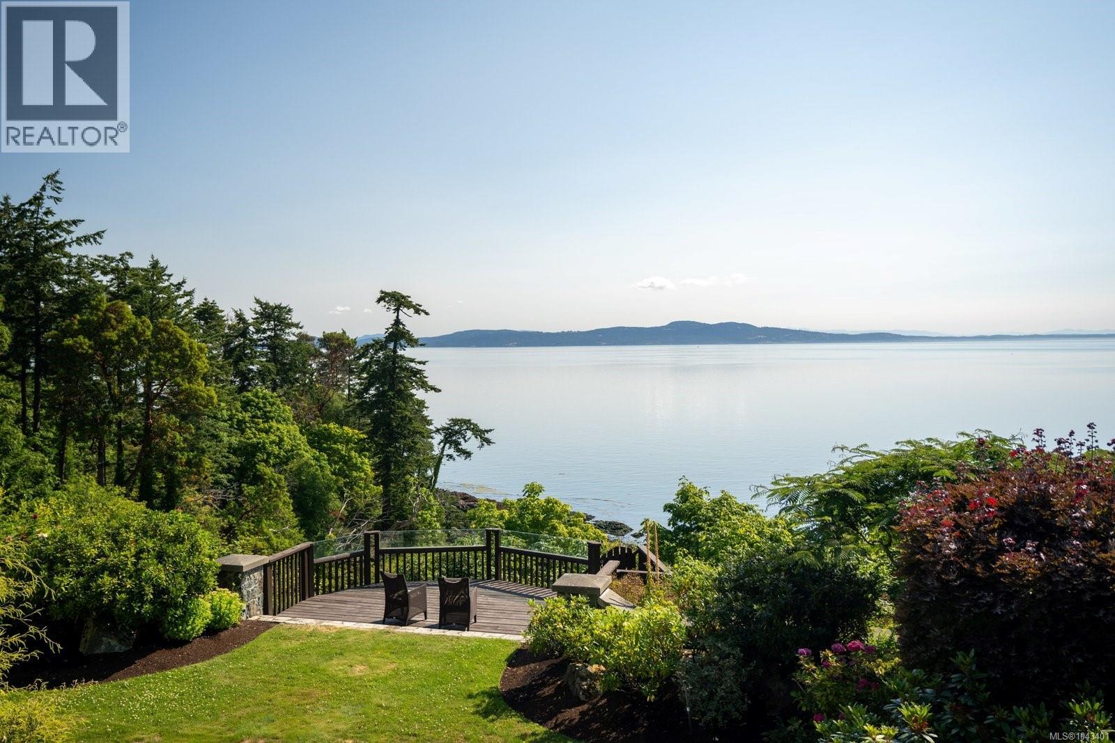 2226 Arbutus Rd, Saanich, British Columbia  V8N 1V3 - Photo 27 - 1043401