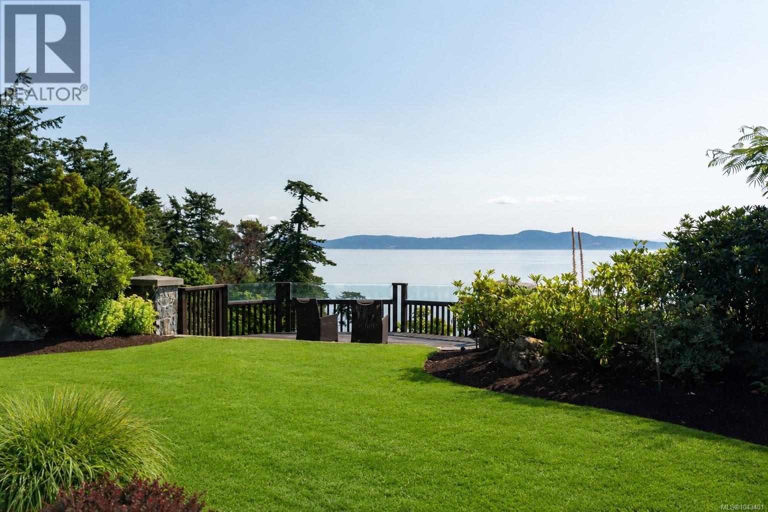 2226 Arbutus Rd, Saanich, British Columbia  V8N 1V3 - Photo 45 - 1043401
