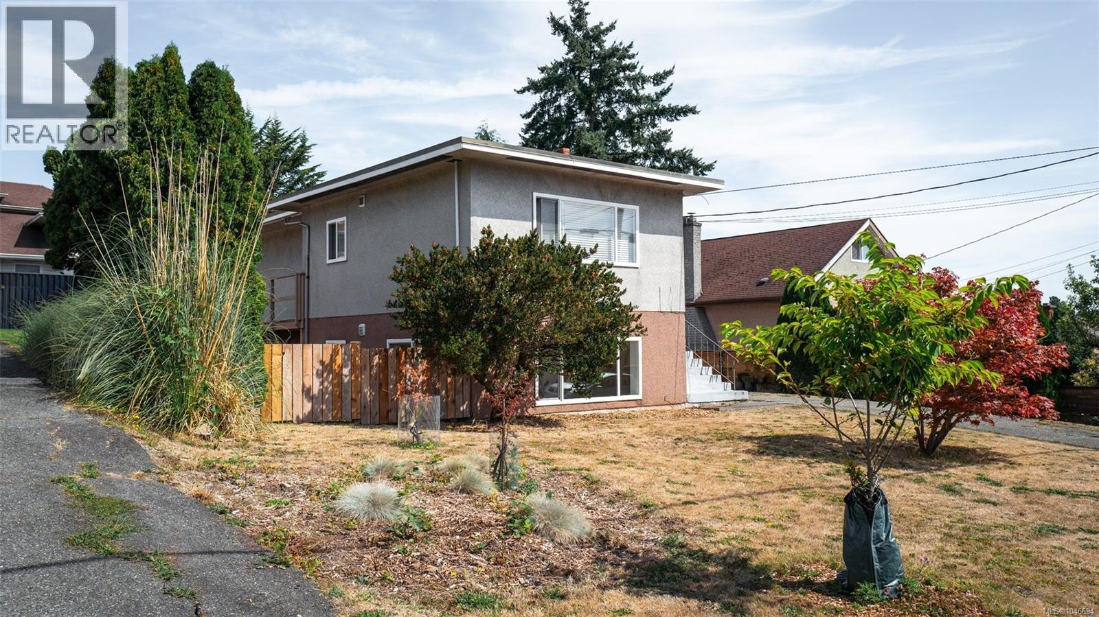 946/948 Ellery St, Esquimalt, British Columbia  V9A 4S1 - Photo 3 - 1046694
