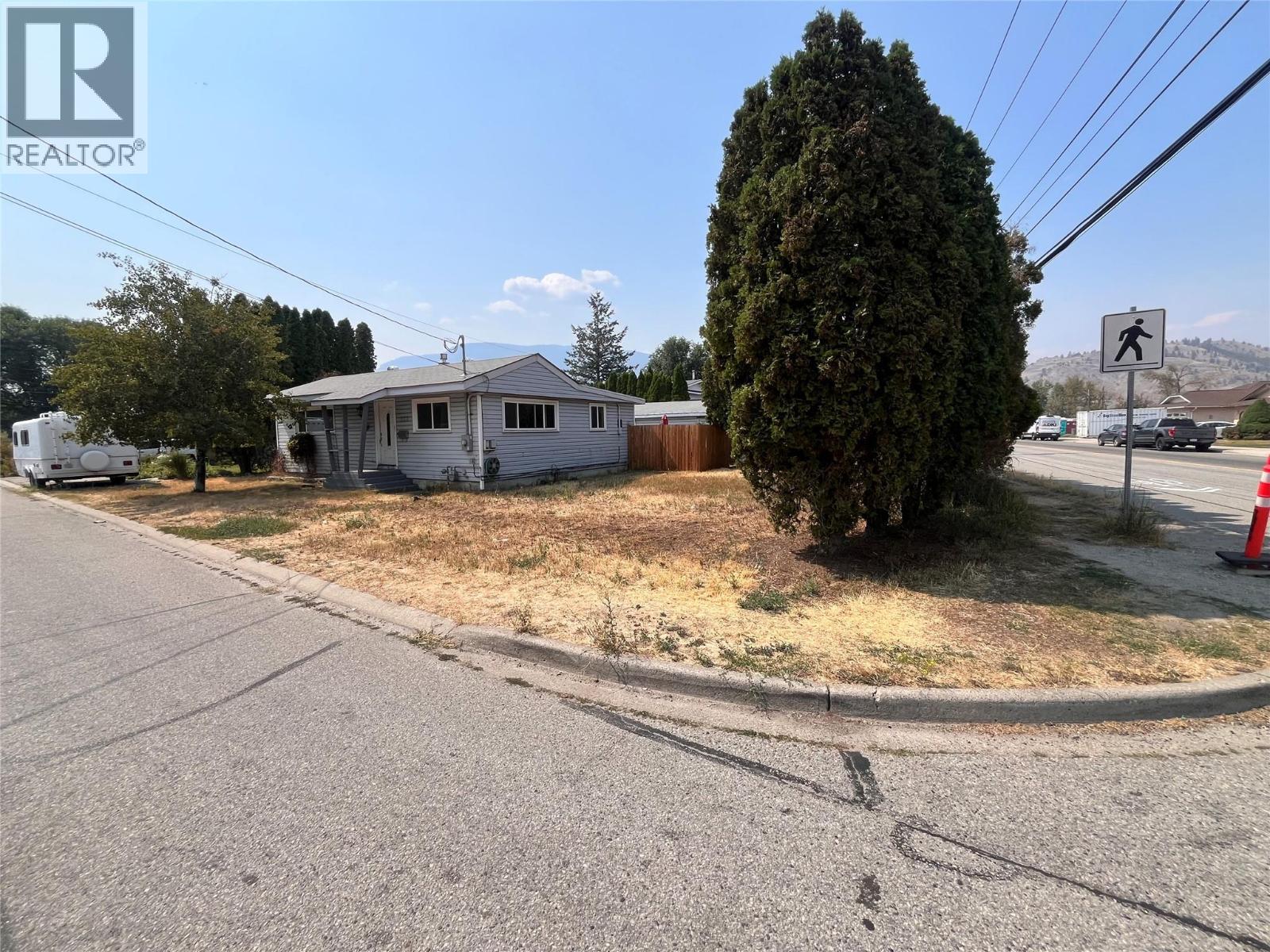 302 Green Avenue W, Penticton, British Columbia  V2A 3T3 - Photo 1 - 10397795